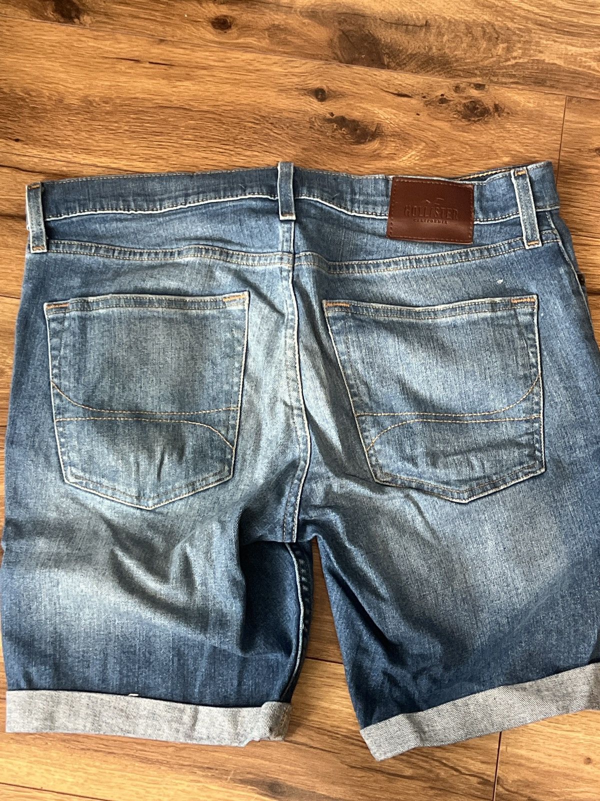 Hollister Denim distressed shorts Size US 32 / EU 48 - 2 Thumbnail