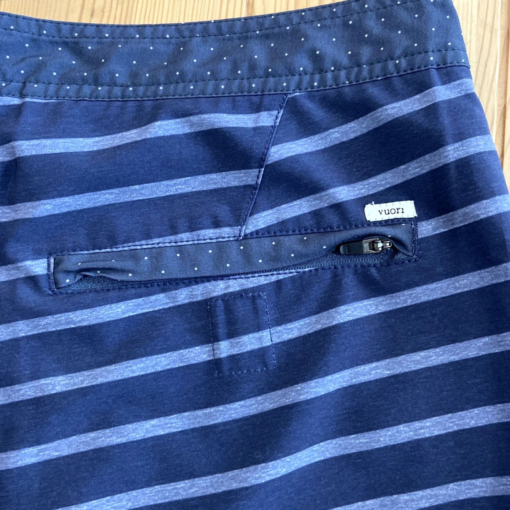 Vuori Vuori Cruise Performance Board Shorts Swim Trunks 4 Way Stretch VCycled Fabric Striped Mens 32 Regular Bottom Size US 32 / EU 48 - 7 Thumbnail