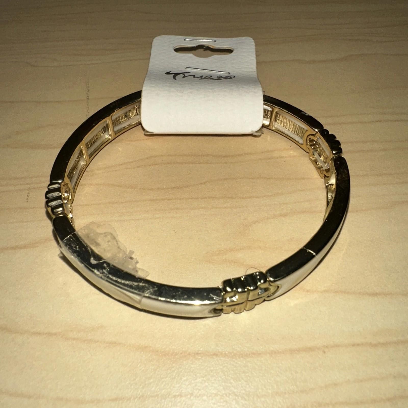 Other True White Stretch Bangle Bracelet Size ONE SIZE - 1 Thumbnail