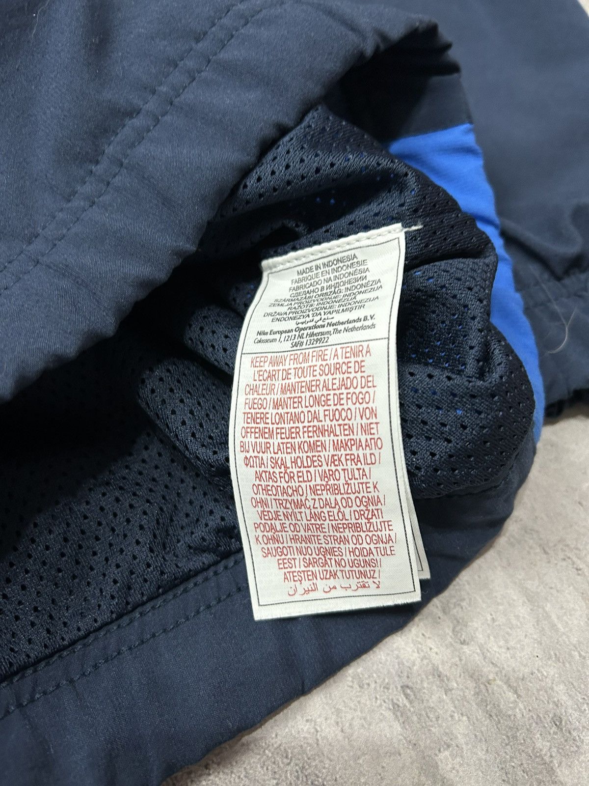 Nike × Vintage Vintage Y2K Nike Nylon Jacket Size US XL / EU 56 / 4 - 8 Thumbnail
