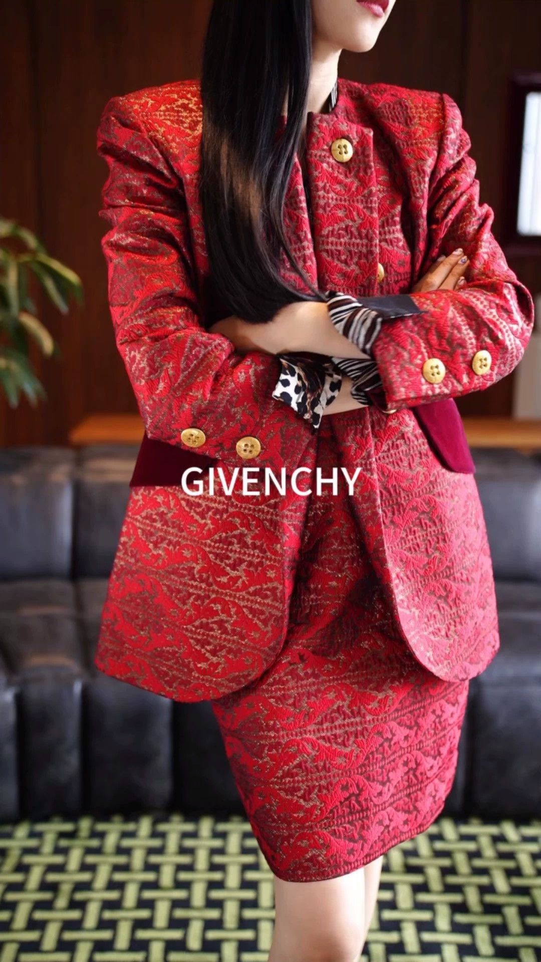 Givenchy Givenchy Vintage Red Gold Embossed Velvet Skirt Set 42/L Size M / US 6-8 / IT 42-44 - 1 Thumbnail