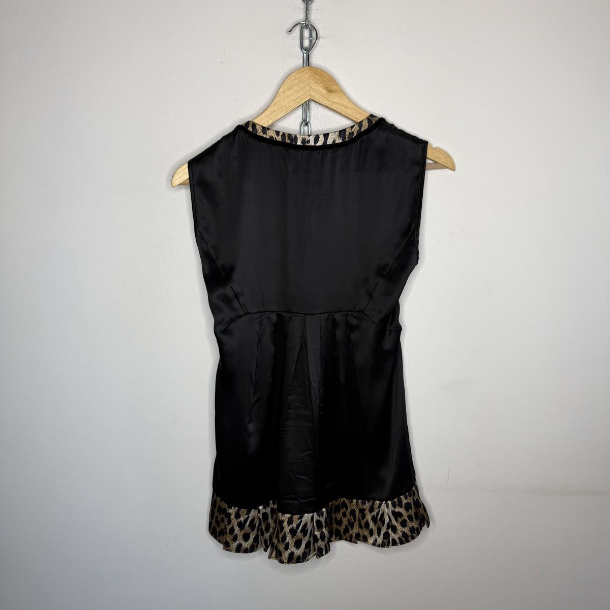 John Galliano John Galliano Vintage Y2K Silk Top Blouse Panter Avant Garde Size S / US 4 / IT 40 - 9 Thumbnail