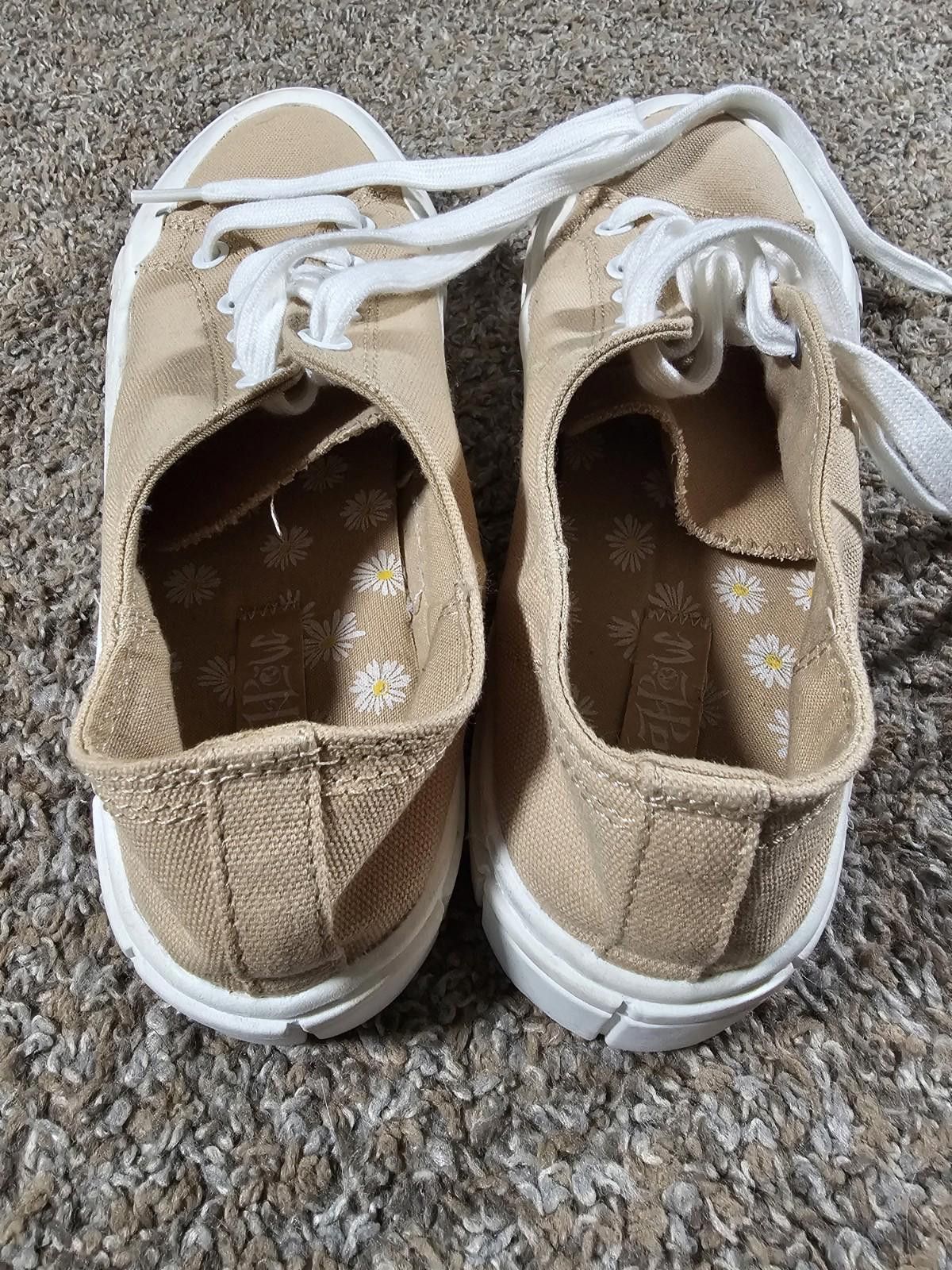 Designer Mod Love Love Shoes Sneakers Flat Women 9 Beige Lace Up Y2K Size US 9 / IT 39 - 5 Thumbnail