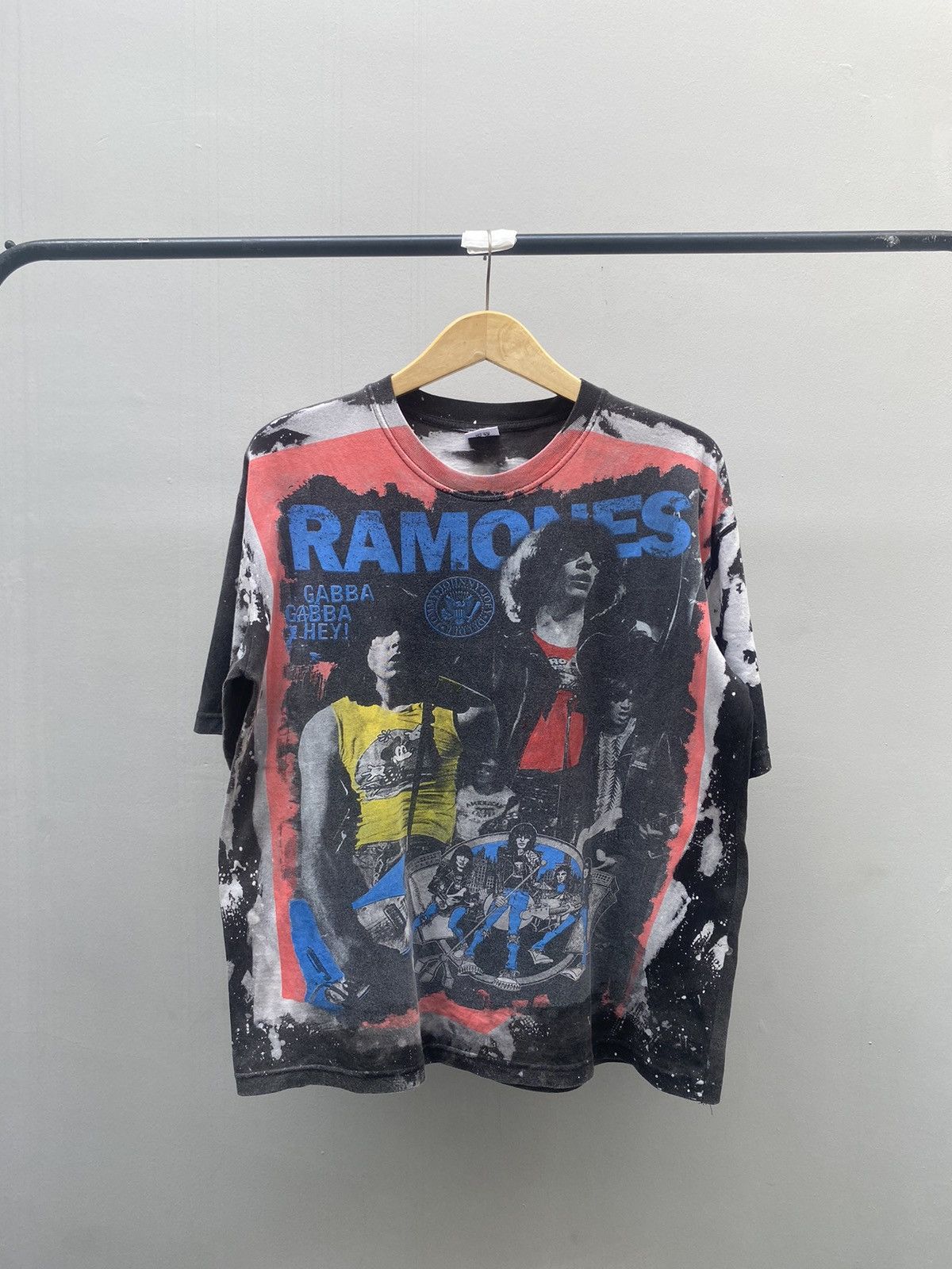 Band Tees Trashead Ramones T Shirt Sun Faded Distressed ERD Grunge Size US L / EU 52-54 / 3 - 1 Thumbnail