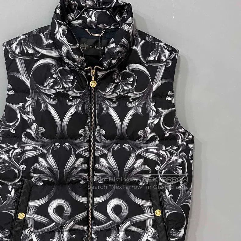 Versace Versace Black solid color double pocket design sword neck Size US L / EU 52-54 / 3 - 2 Thumbnail