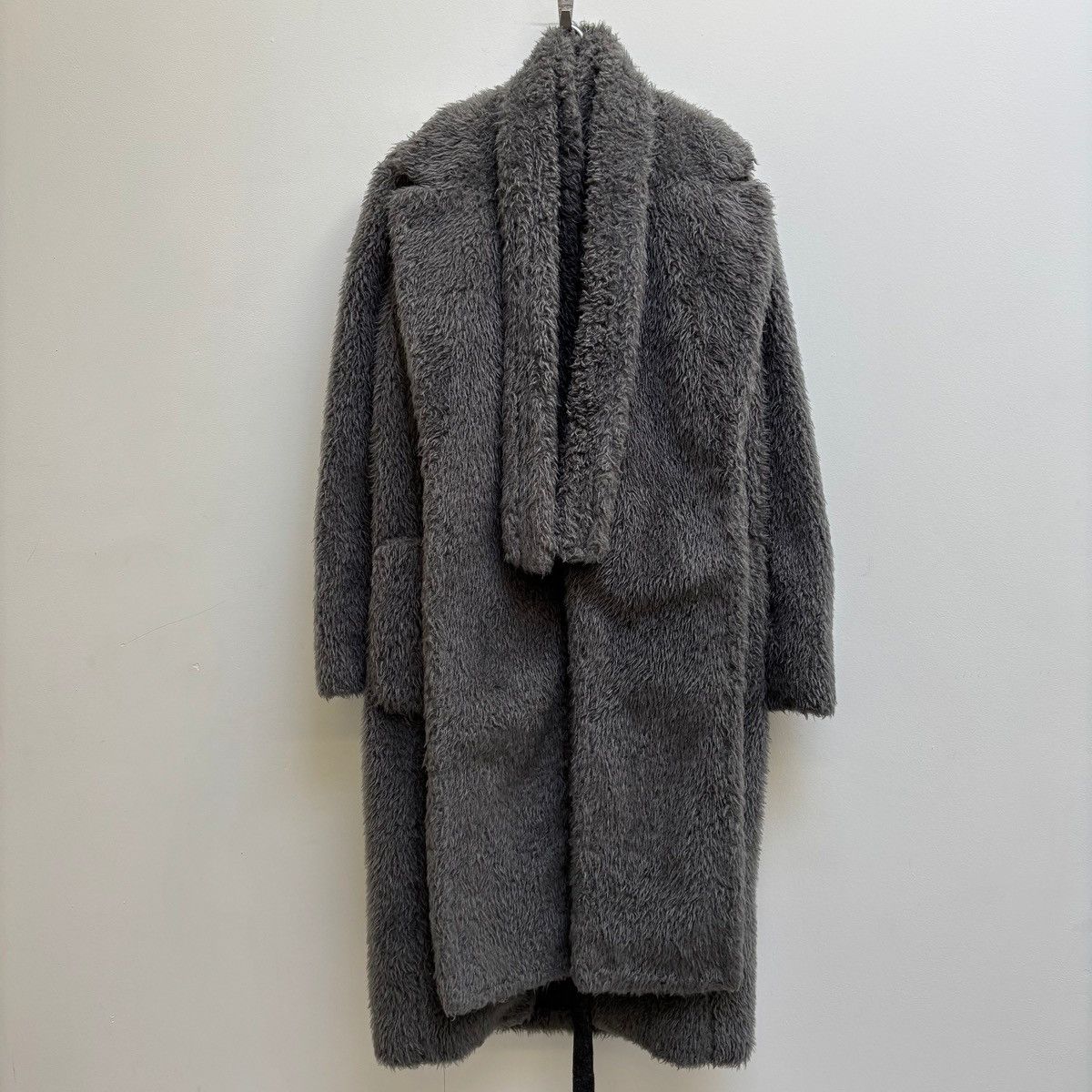 Helmut Lang SW19 Hwlmut Lang Sample Shaggy Fur Coat Size ONE SIZE - 1 Thumbnail
