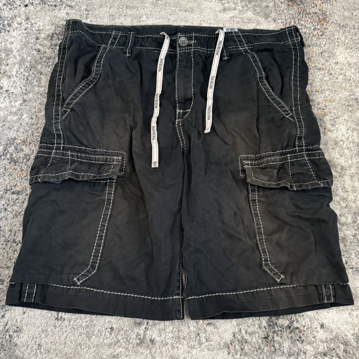 Southpole × True Religion × Vintage Vintage Y2K True Religion baggy faded black cargo shorts Size US 40 / EU 56 - 2 Thumbnail