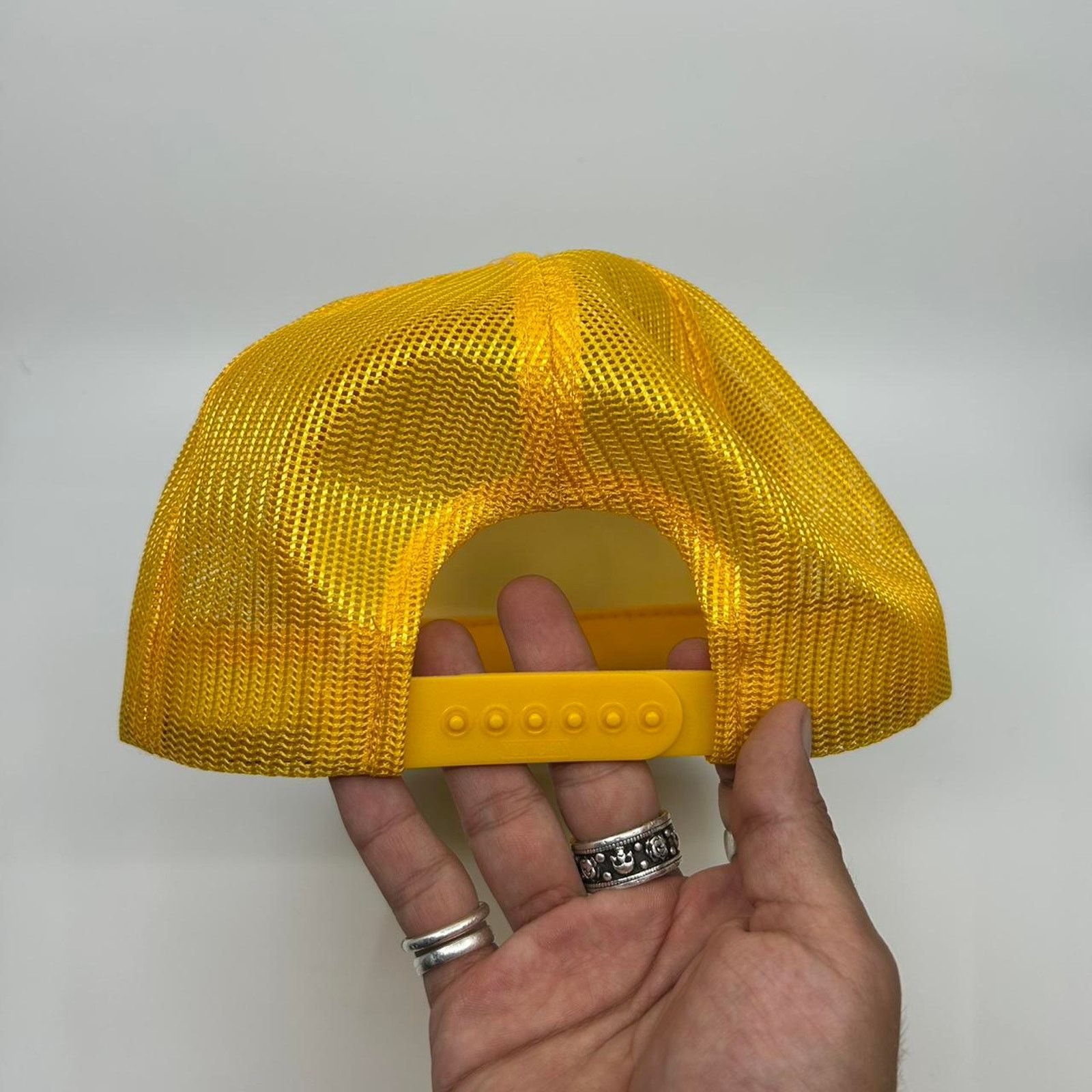 Other VTG 80s Yellow and white Riverside Mudsling trucker hat Size ONE SIZE - 3 Thumbnail