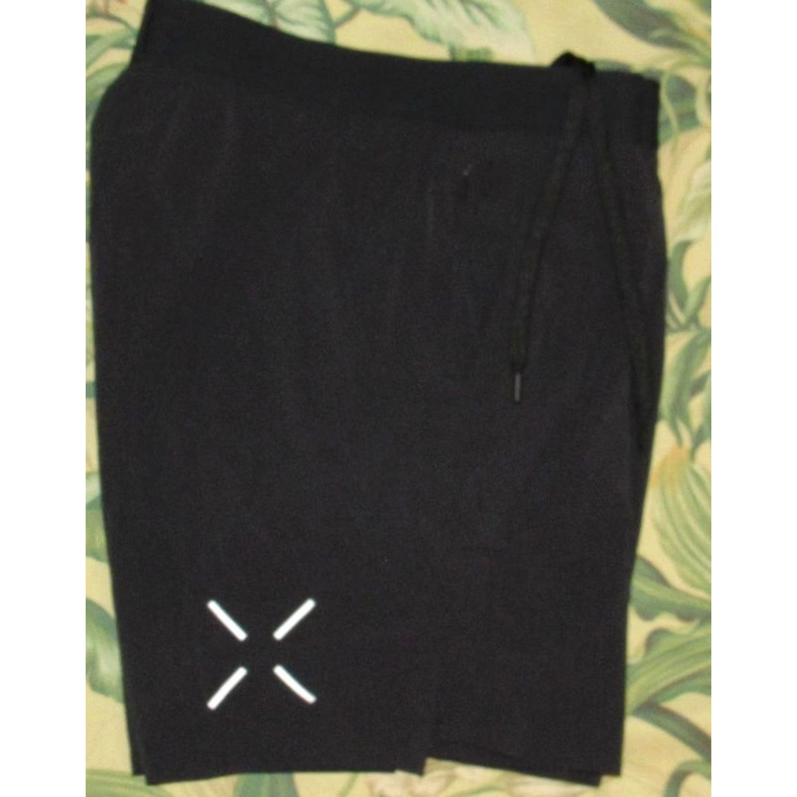 Ten Thousand TEN THOUSAND Black Lined 7" Interval Shorts Small Mens XS? Size US 29 - 2 Thumbnail