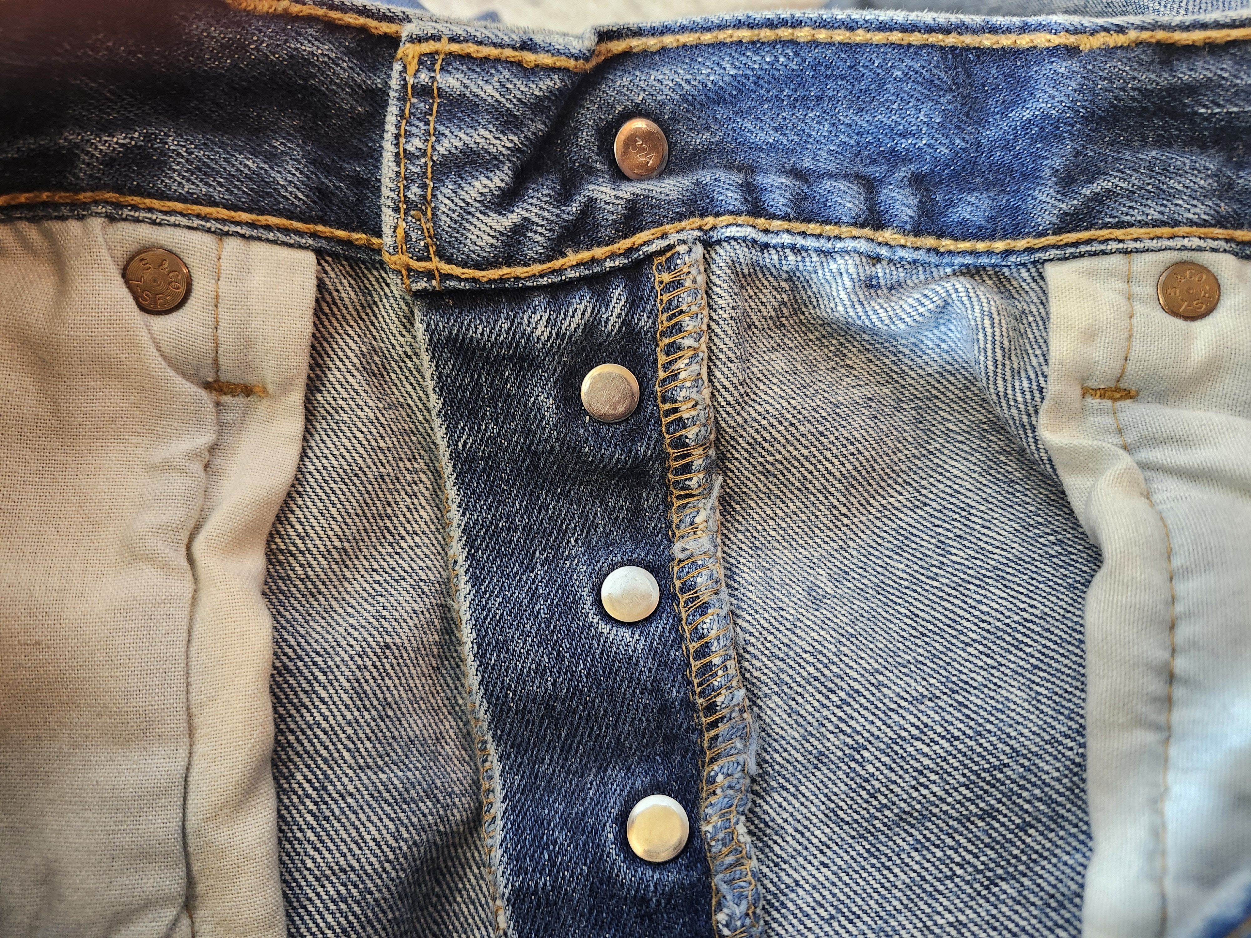 Levi's Vintage Clothing Levis 501 Jeans-Faded/Distressed Size US 34 / EU 50 - 7 Thumbnail