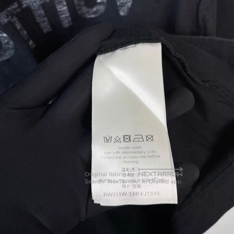 Louis Vuitton Louis Vuitton Black chain logo short sleeve T-shirt Size US S / EU 44-46 / 1 - 7 Thumbnail