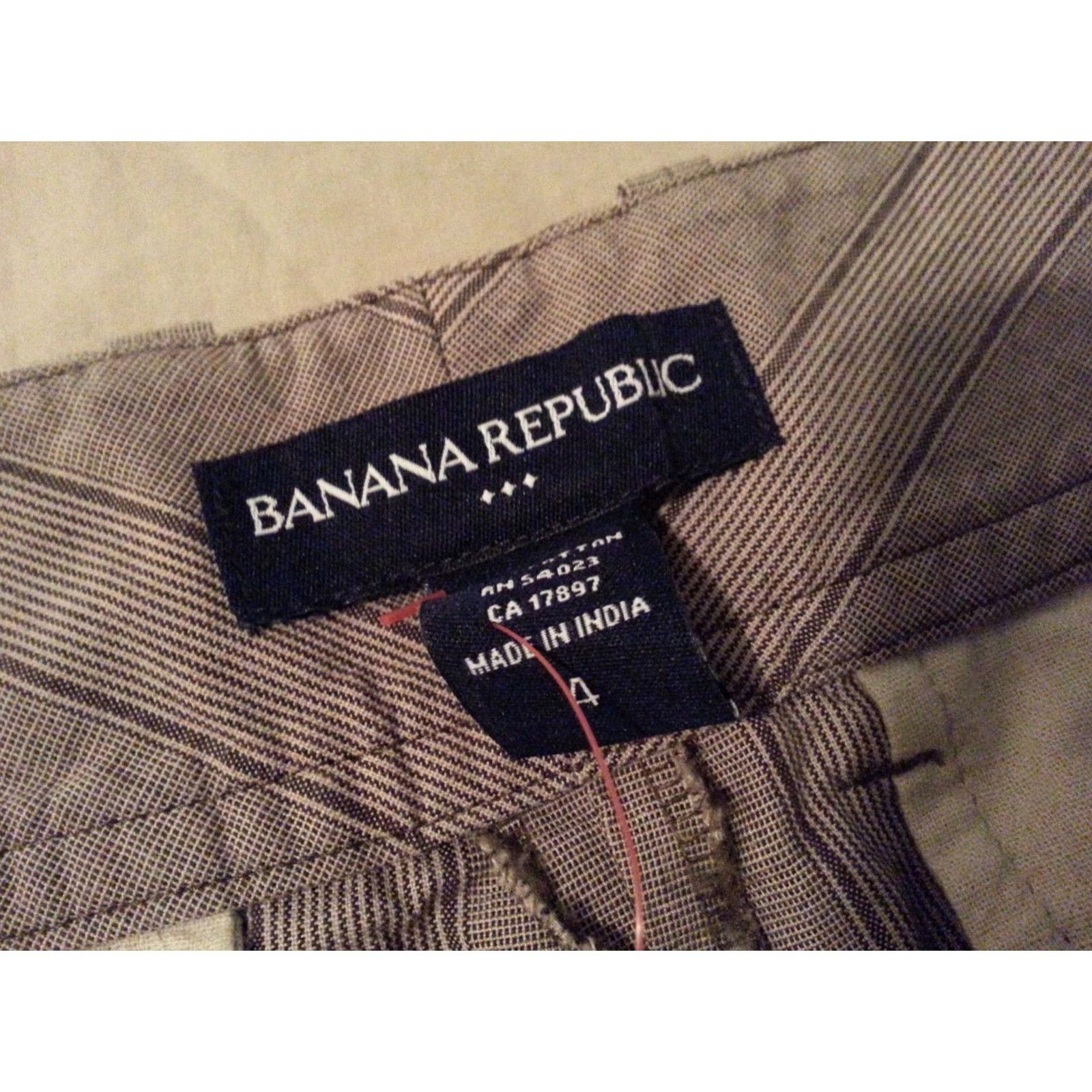 Banana Republic Womens Banana Republic Khaki Shorts 4 Chino Cotton Beige Shirt? Size 27" / US 4 / IT 40 - 3 Thumbnail