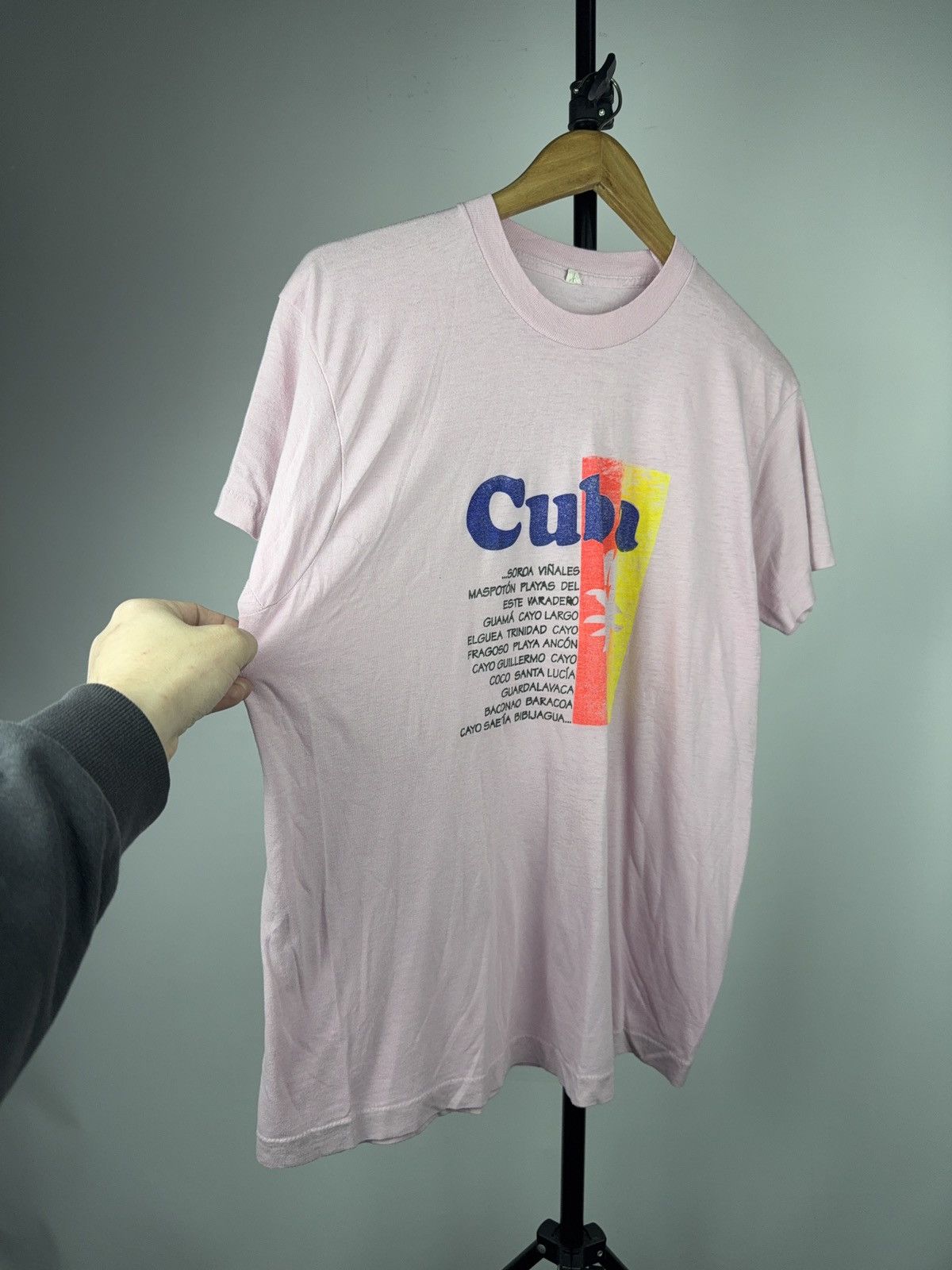 Vintage Vintage 80s Cuba Tourist Graphic T-Shirt Pink Palm Print Size US M / EU 48-50 / 2 - 2 Thumbnail