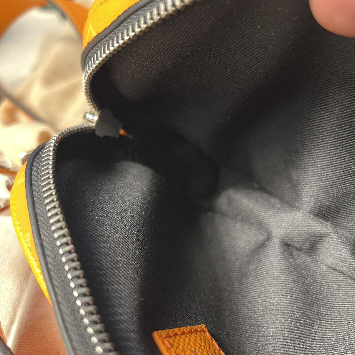 Louis Vuitton Louis Vuitton Alpha Wearable Wallet Size ONE SIZE - 15 Thumbnail
