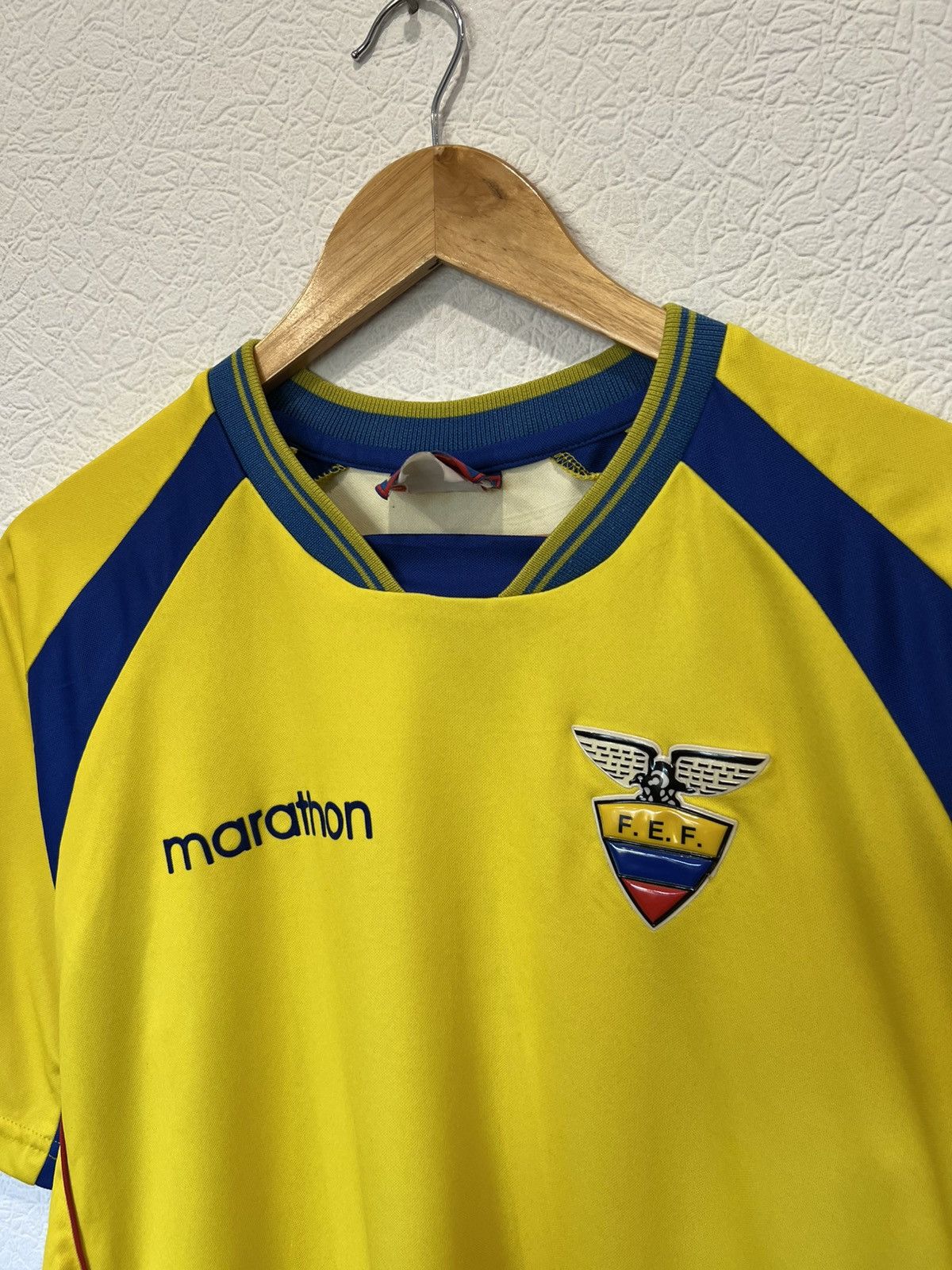 Vintage Marathon Ecuador 2002 Home Kit Soccer Jersey Football Shirt Size US L / EU 52-54 / 3 - 2 Thumbnail