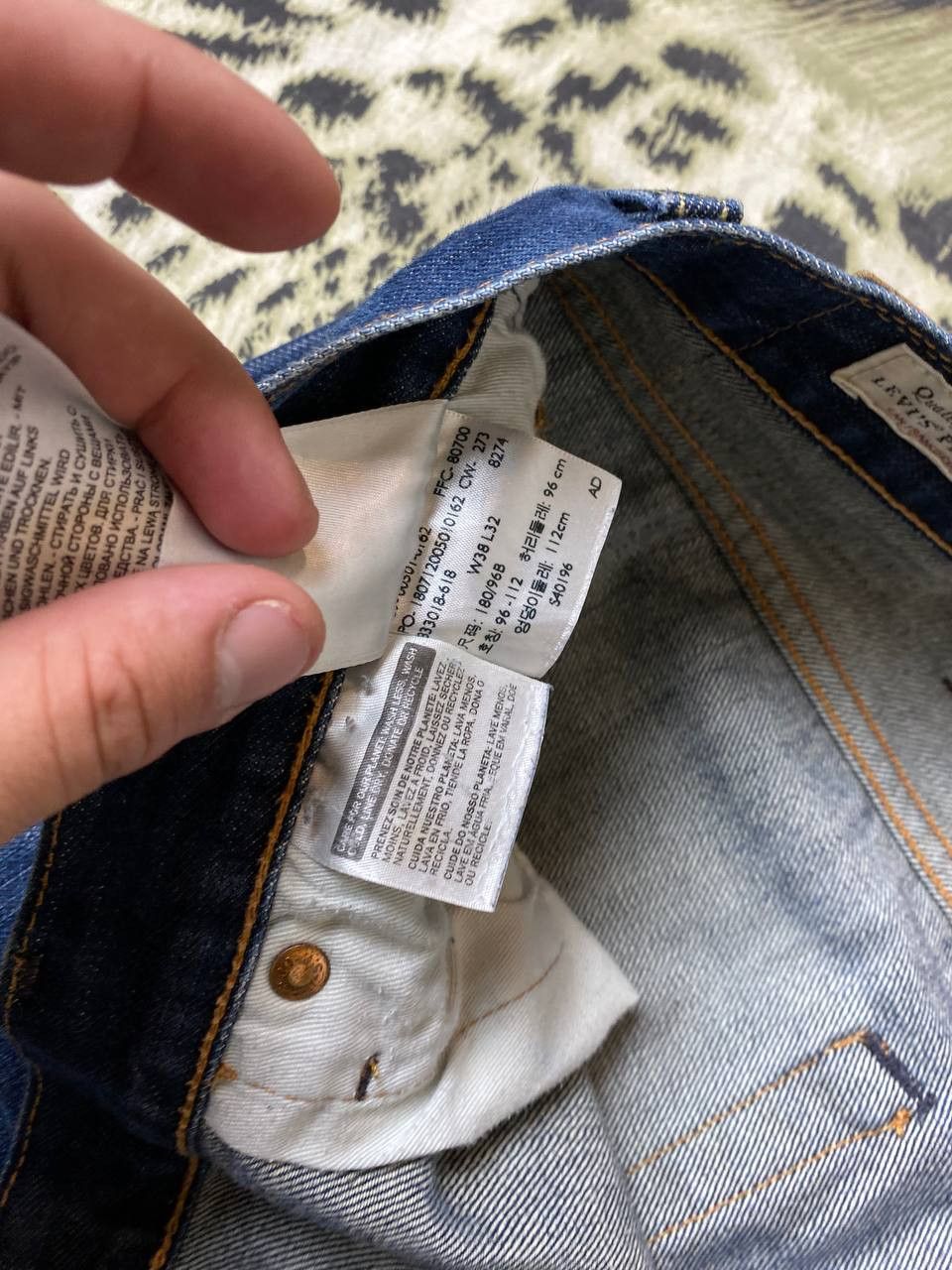 Levi's × Vintage Vintage Levi’s Faded 501 Mid Wash Jeans Size US 38 / EU 54 - 2 Thumbnail