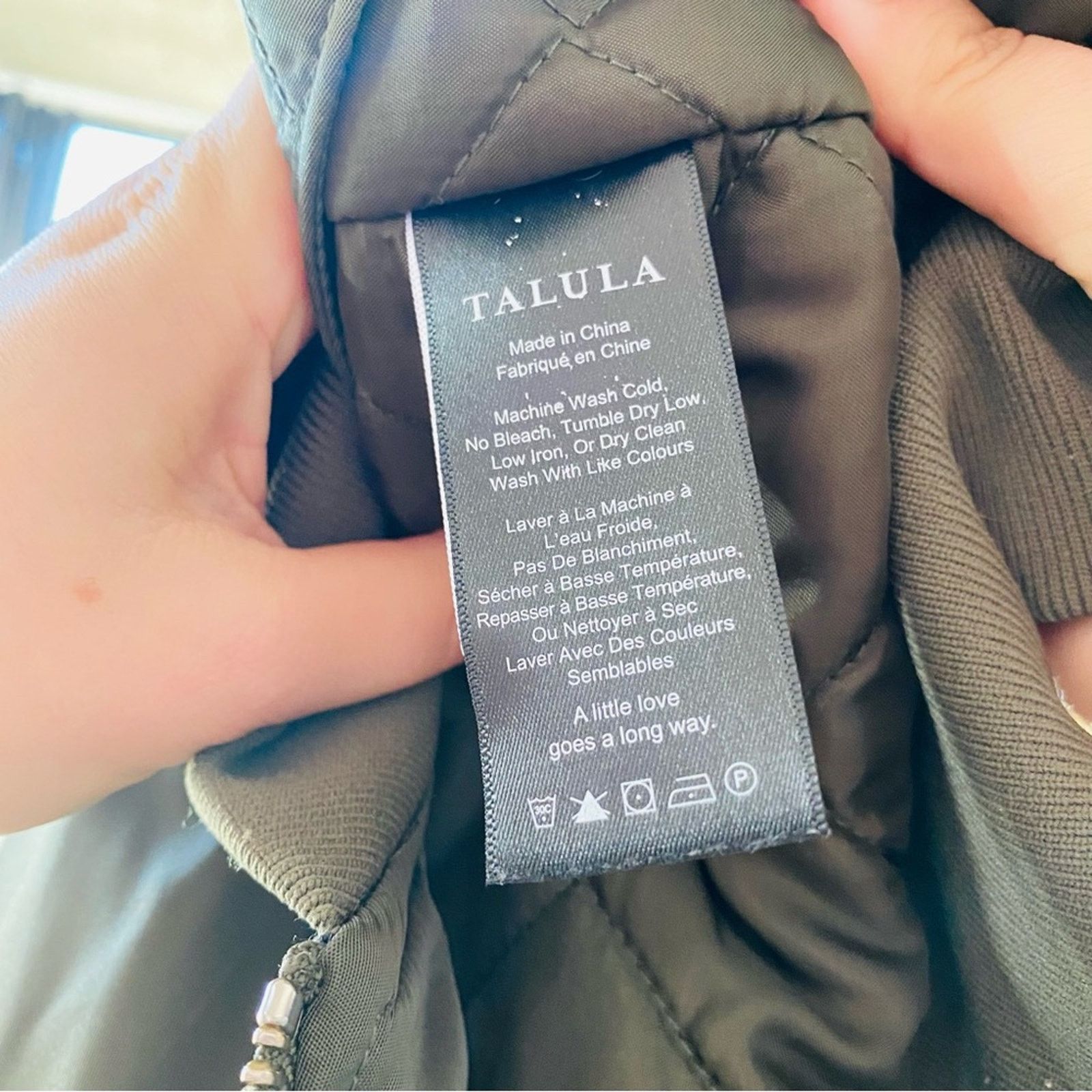 Aritzia ARITZIA TALULA Army Olive Green Silky Zip Bomber Jacket Coat Size M / US 6-8 / IT 42-44 - 7 Thumbnail