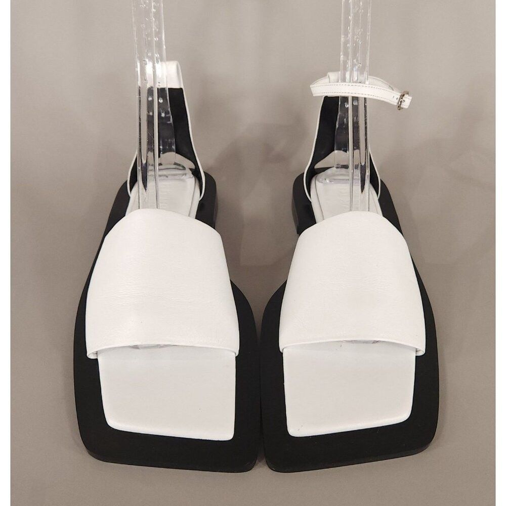 Other Flat Apartment Chain Strap Sandals Size 38 8 Women's White Size US 8 / IT 38 - 5 Thumbnail