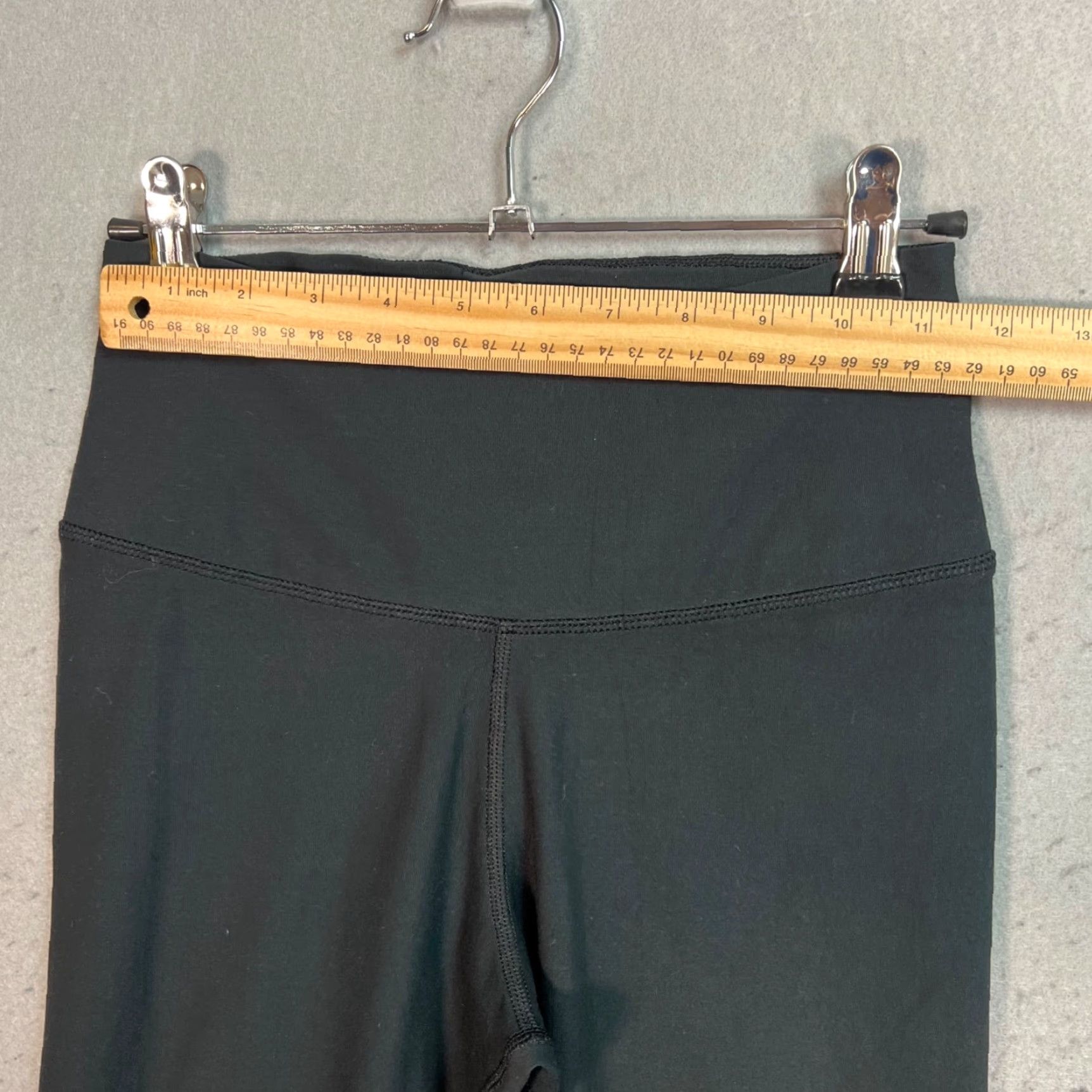 Nike Nike Dri-Fit Black High-Waisted Capri Leggings Small Women Athletic Capris Size 28" / US 6 / IT 42 - 4 Thumbnail