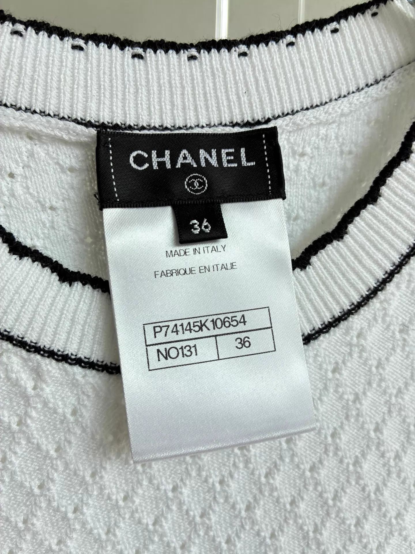 Chanel Chanel 23C No.5 Badge Black/White Colorblock Cami Size XS / US 0-2 / IT 36-38 - 6 Thumbnail