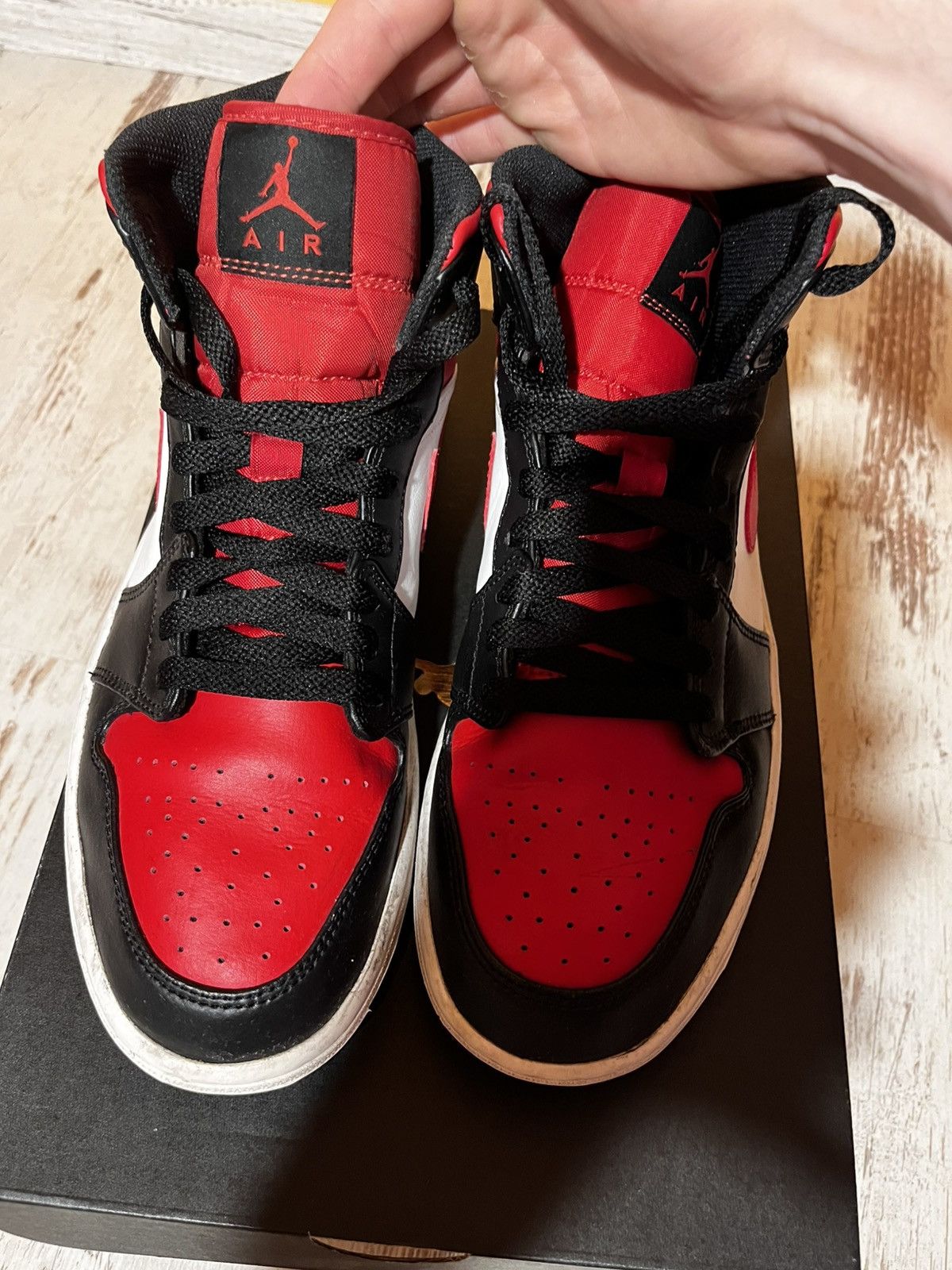 Jordan Brand Jordan 1 mid Size US 9.5 / EU 42-43 - 1 Thumbnail
