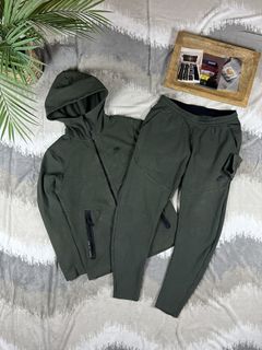 Olive green nike outlet tech sweatsuit