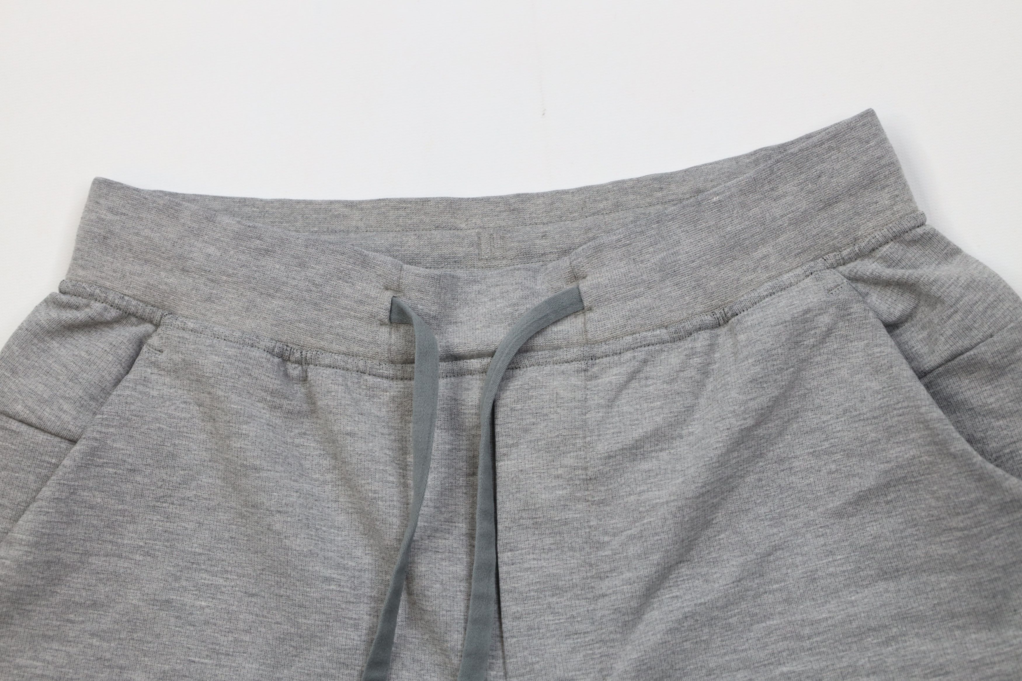 Lululemon Lululemon Above Knee City Sweat Shorts Heather Gray 9" Size US 30 / EU 46 - 2 Thumbnail