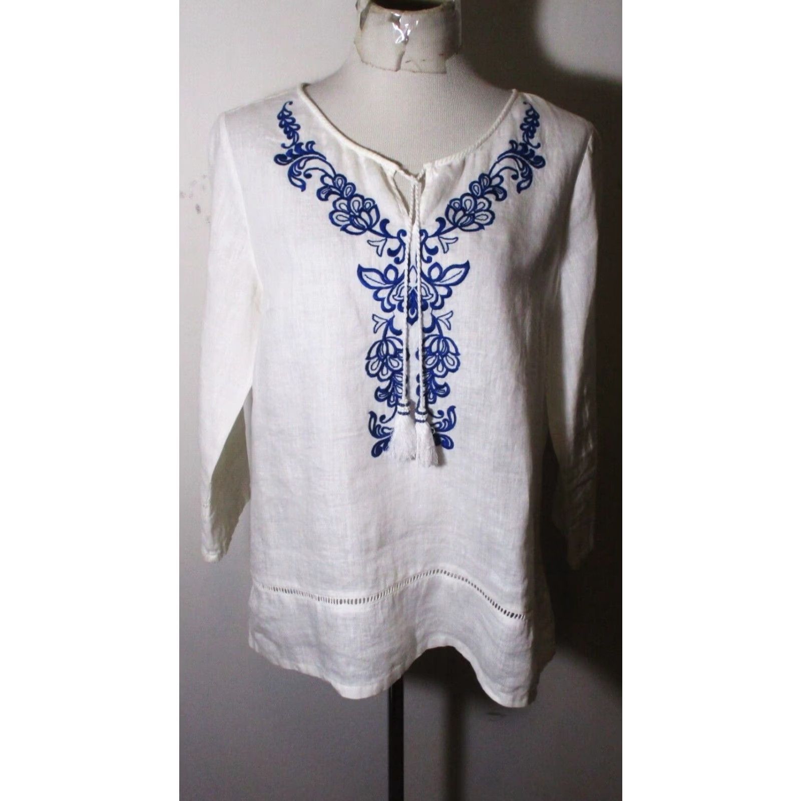 Vintage ARTISANNY White 100% Linen Embroidered Top Size L Shirt Women Adult Top 3/4 Sleeve V-Neck Fall Spring Summer Winter Casual Vintage No N/A Size L / US 10 / IT 46 - 2 Thumbnail