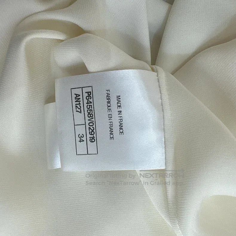 Chanel Chanel 20A white heavy industry button silk shirt Size XXS / US 00 / IT 34 - 3 Thumbnail