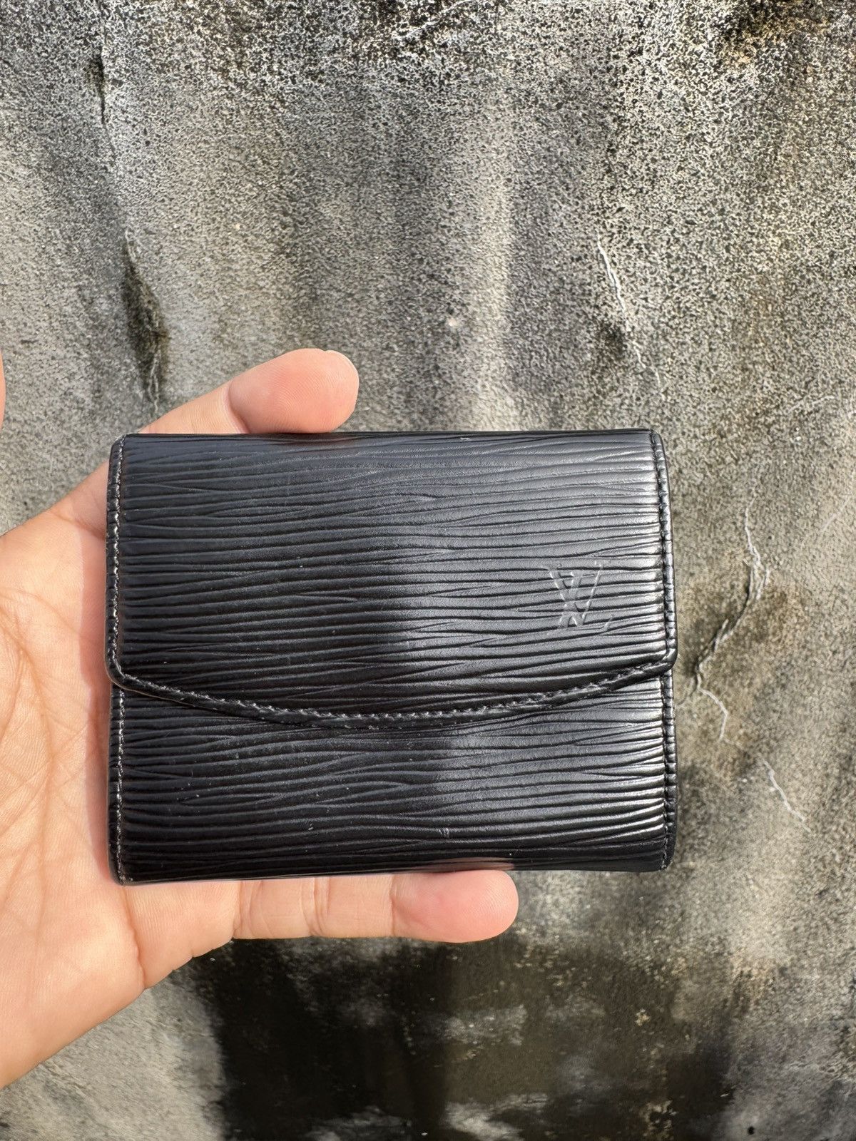 Louis Vuitton Louis Vuitton Epi Leather Card Holder Size ONE SIZE - 1 Thumbnail
