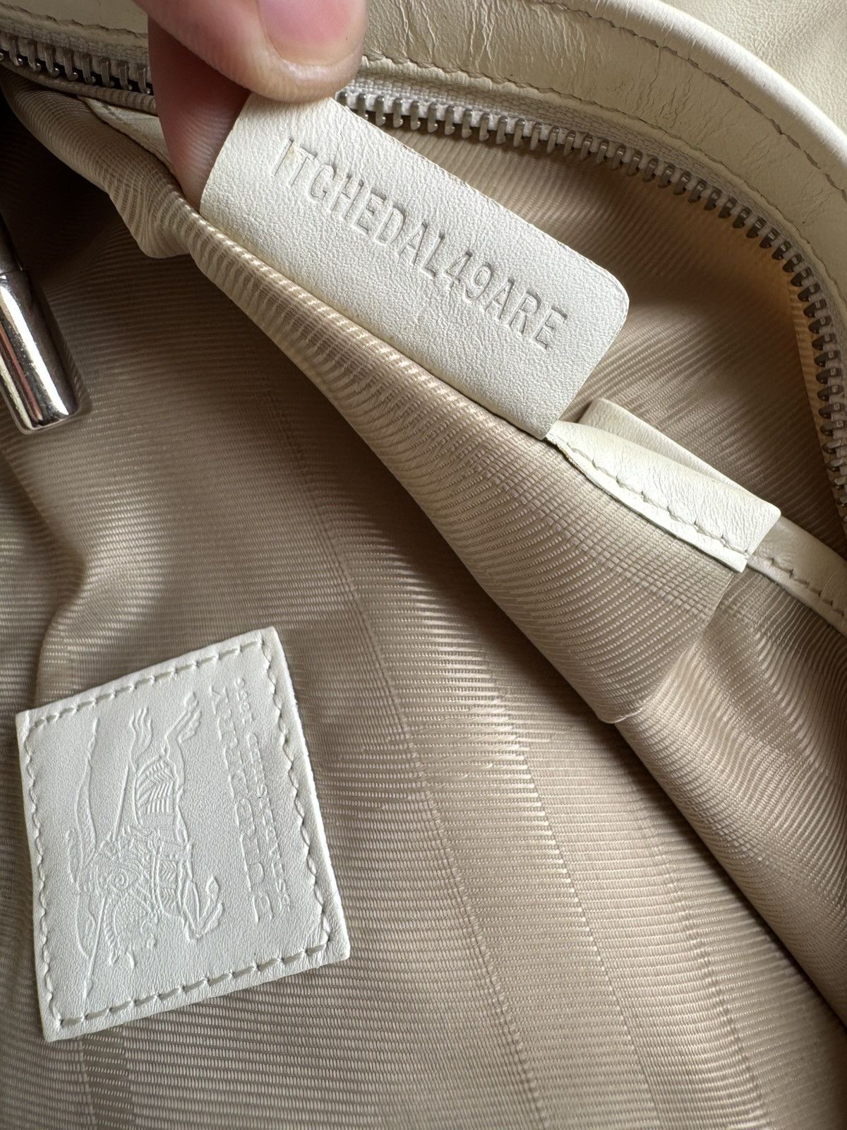 Burberry Burberry Belt White Quilted Leather Tote Bag Size ONE SIZE - 17 Thumbnail