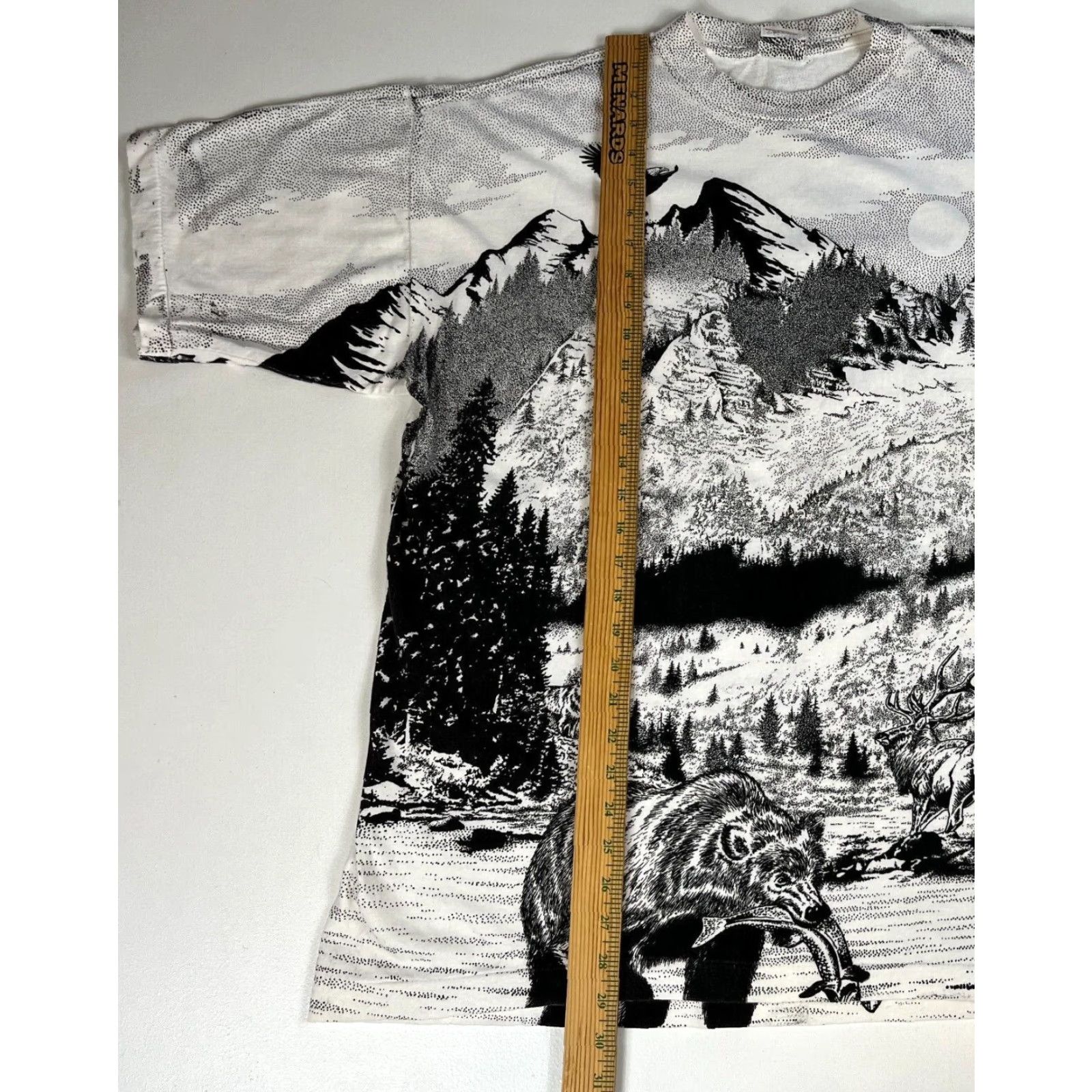 Vintage VINTAGE Summer Fun Men's T-Shirt Mountain Wildlife Allover Print Sz L Size US L / EU 52-54 / 3 - 7 Thumbnail