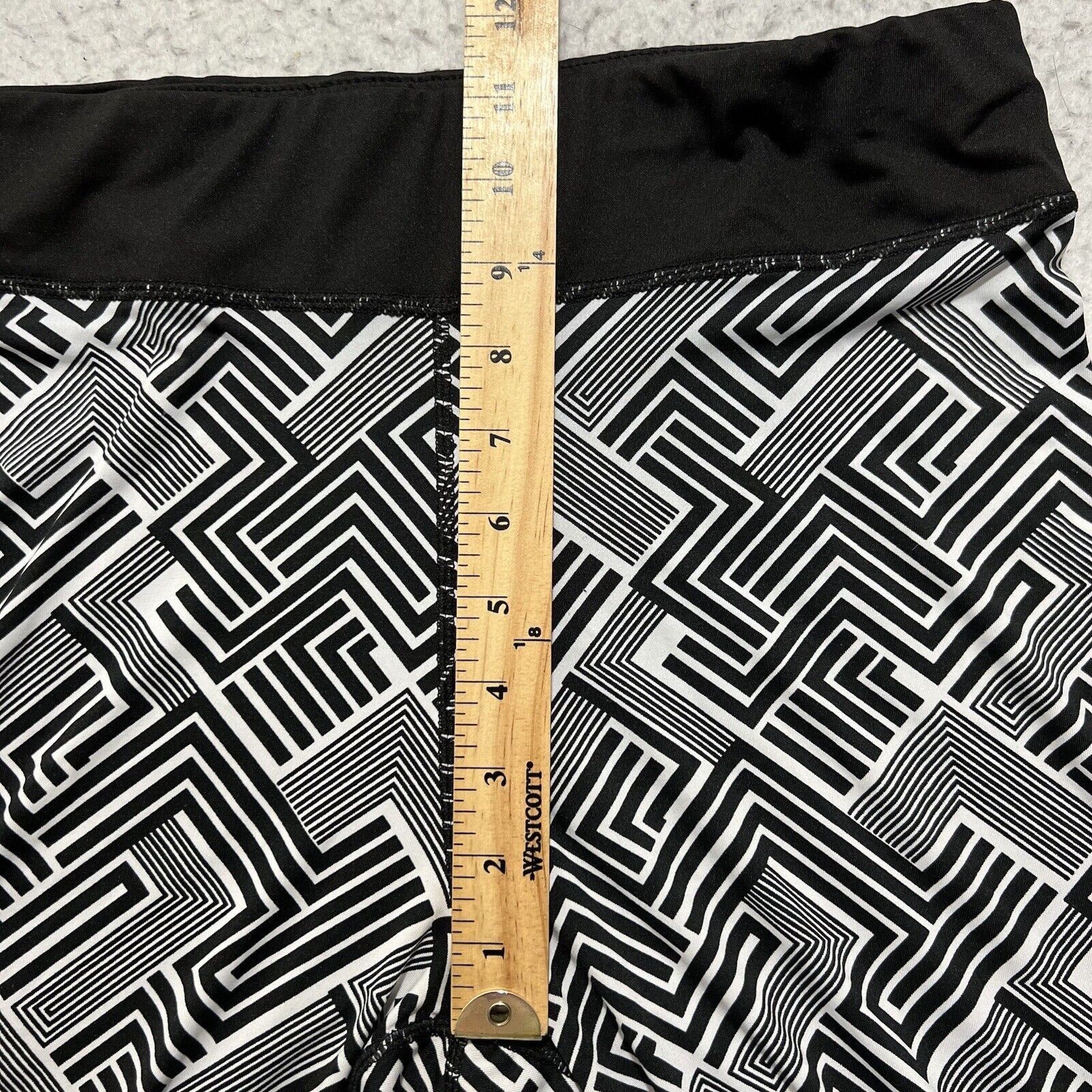 Other Rue21 XL Pull On Black White Geometric Leggings Yoga Pants Size 40" / US 18 - 9 Thumbnail