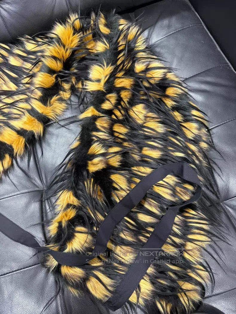 Dries Van Noten DRIES VAN NOTEN Stained Furry Vest Size US S / EU 44-46 / 1 - 3 Thumbnail
