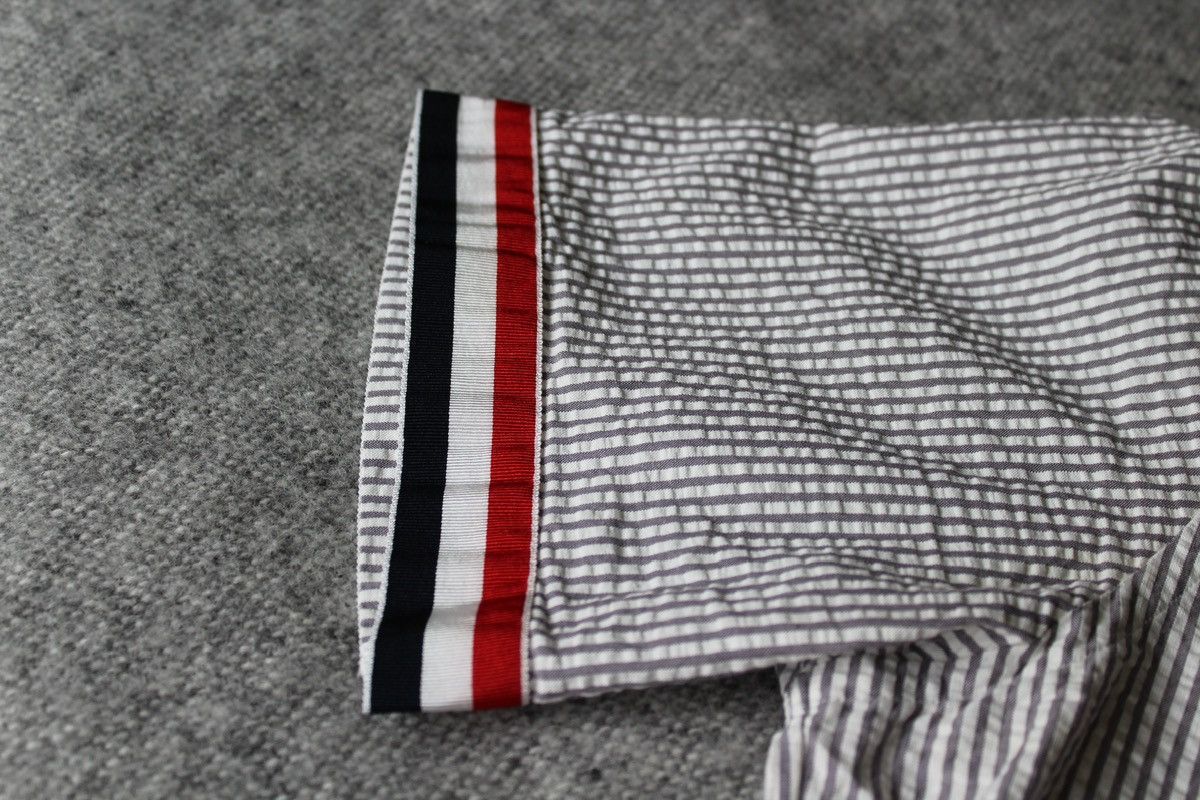Thom Browne Thom Browne Short Sleeve Seersucker Shirt Size US XL / EU 56 / 4 - 7 Thumbnail