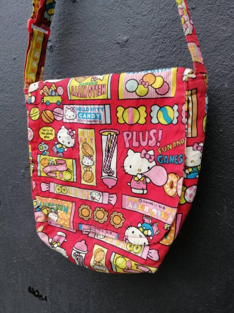 Anime × Japanese Brand Hello Kitty Sanrio Japan Sling Bag Size ONE SIZE - 3 Thumbnail
