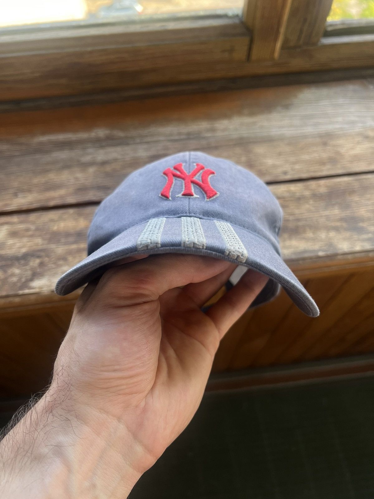 Adidas × Vintage Vintage Adidas Yankees Y2K Cap Central Logo Cap Size ONE SIZE - 21 Thumbnail