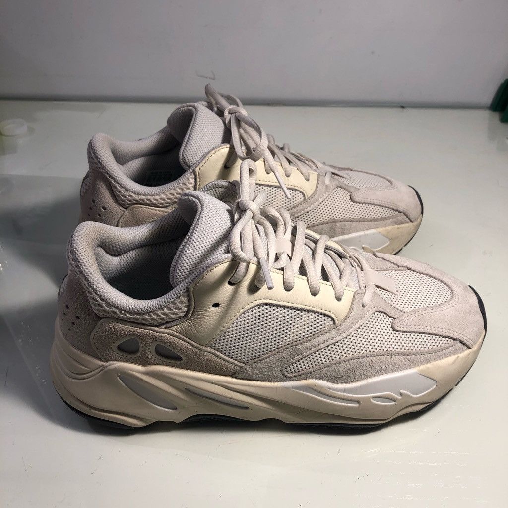 Yeezy Yeezy Boost 700 Analog Size US 9 / EU 42 - 3 Thumbnail