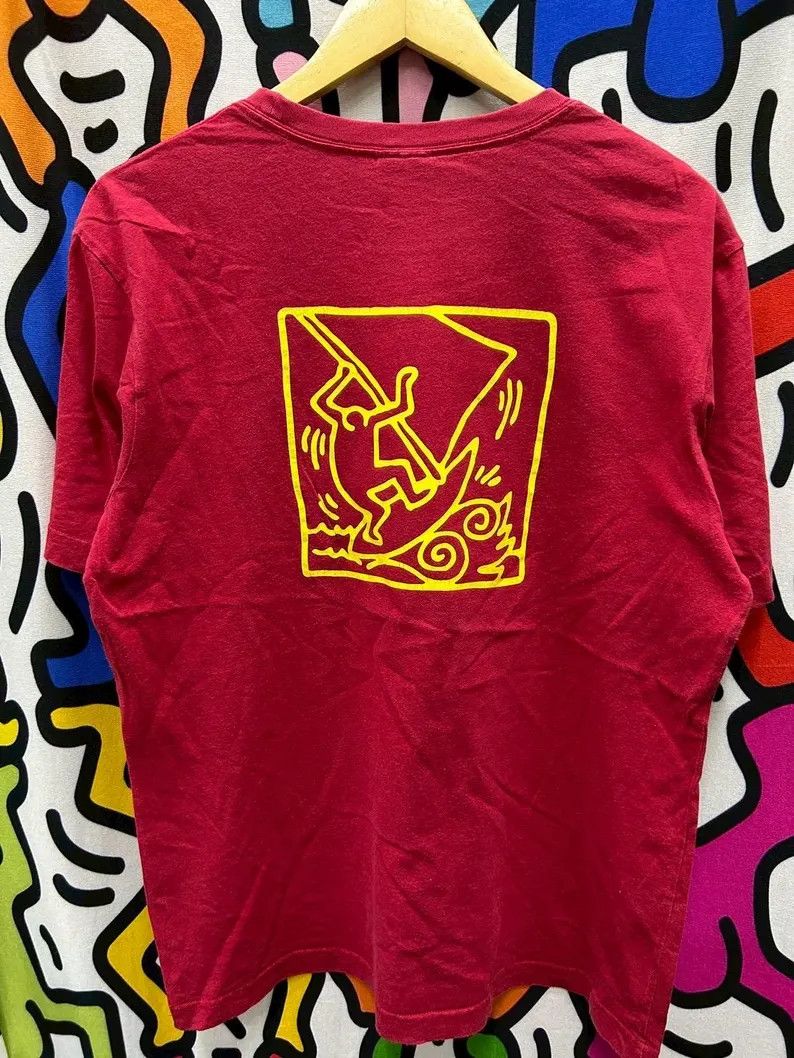 Vintage Vintage 2000s Keith Haring Art tshirt size L Size US L / EU 52-54 / 3 - 2 Thumbnail