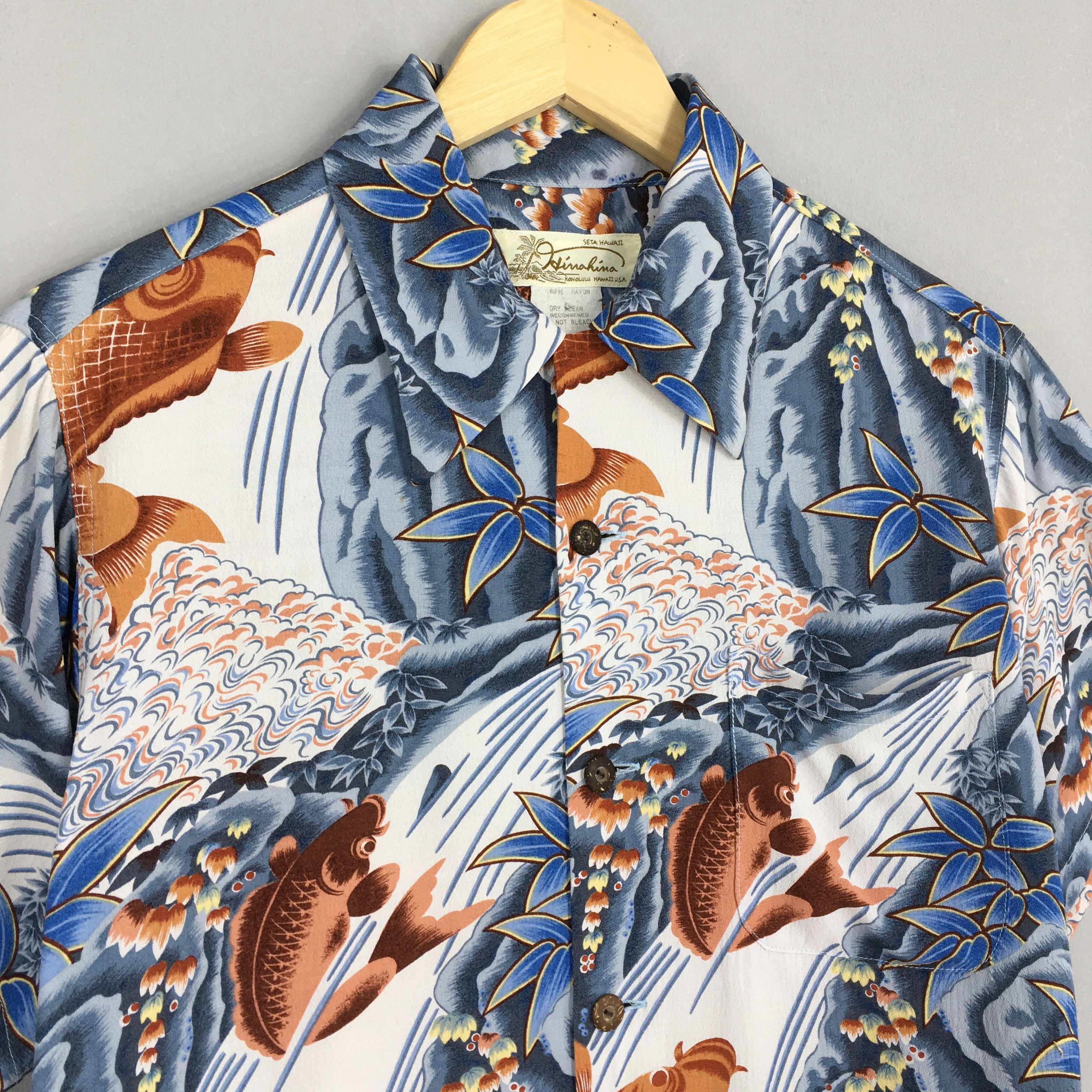 Vintage Vintage Hawaiian Patina Japanese Koi Fish Rayon Shirt Small Size US S / EU 44-46 / 1 - 3 Thumbnail