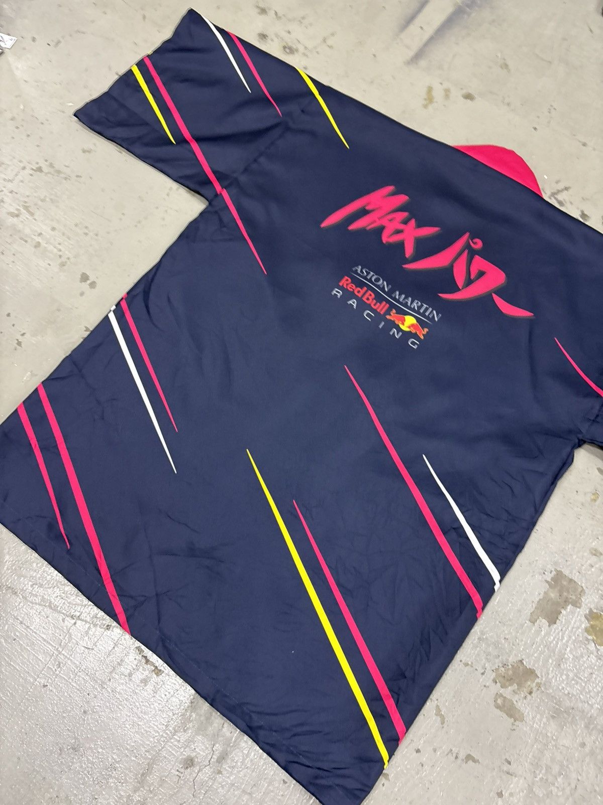 Red Bull RARE Max Verstappen Red Bull Racing Formula 1 Kimono Size US L / EU 52-54 / 3 - 11 Thumbnail