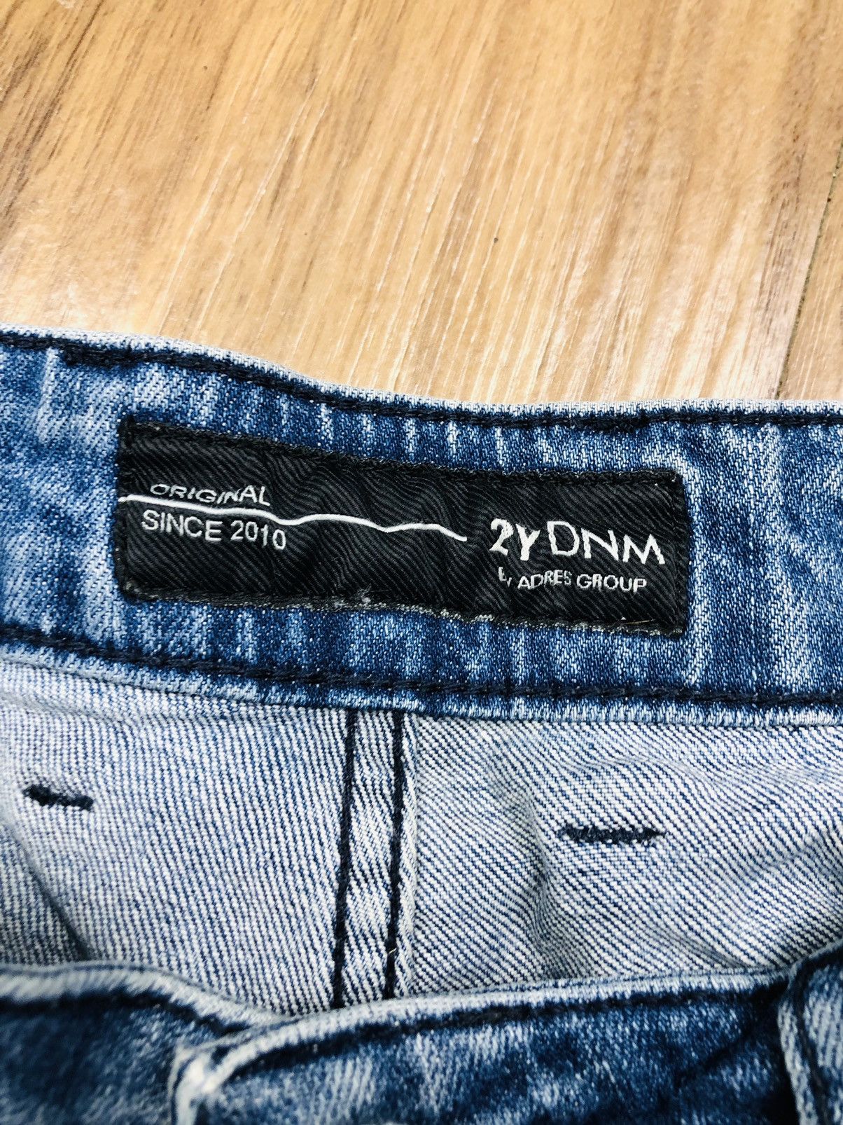 Other 2Y DNM Distress Jeans (33) Size US 29 - 13 Thumbnail