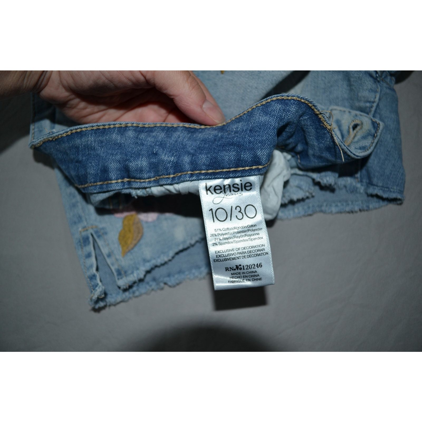 Other Kensie Denim Cut Off Jean Shorts Distressed Floral size 10 Size 32" / US 10 / IT 46 - 5 Thumbnail