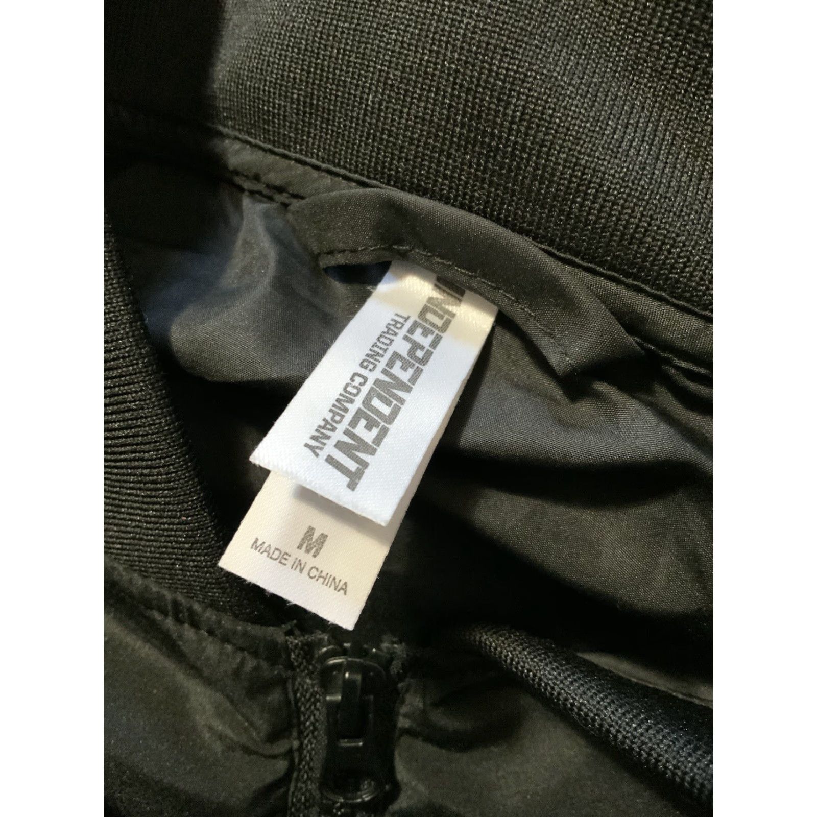 Vintage VINTAGE? Independent Trading Company Rubric Cloud Cyber Tech Full Zip Black Jacket M Mens Windbreaker Zip Size US M / EU 48-50 / 2 - 5 Thumbnail