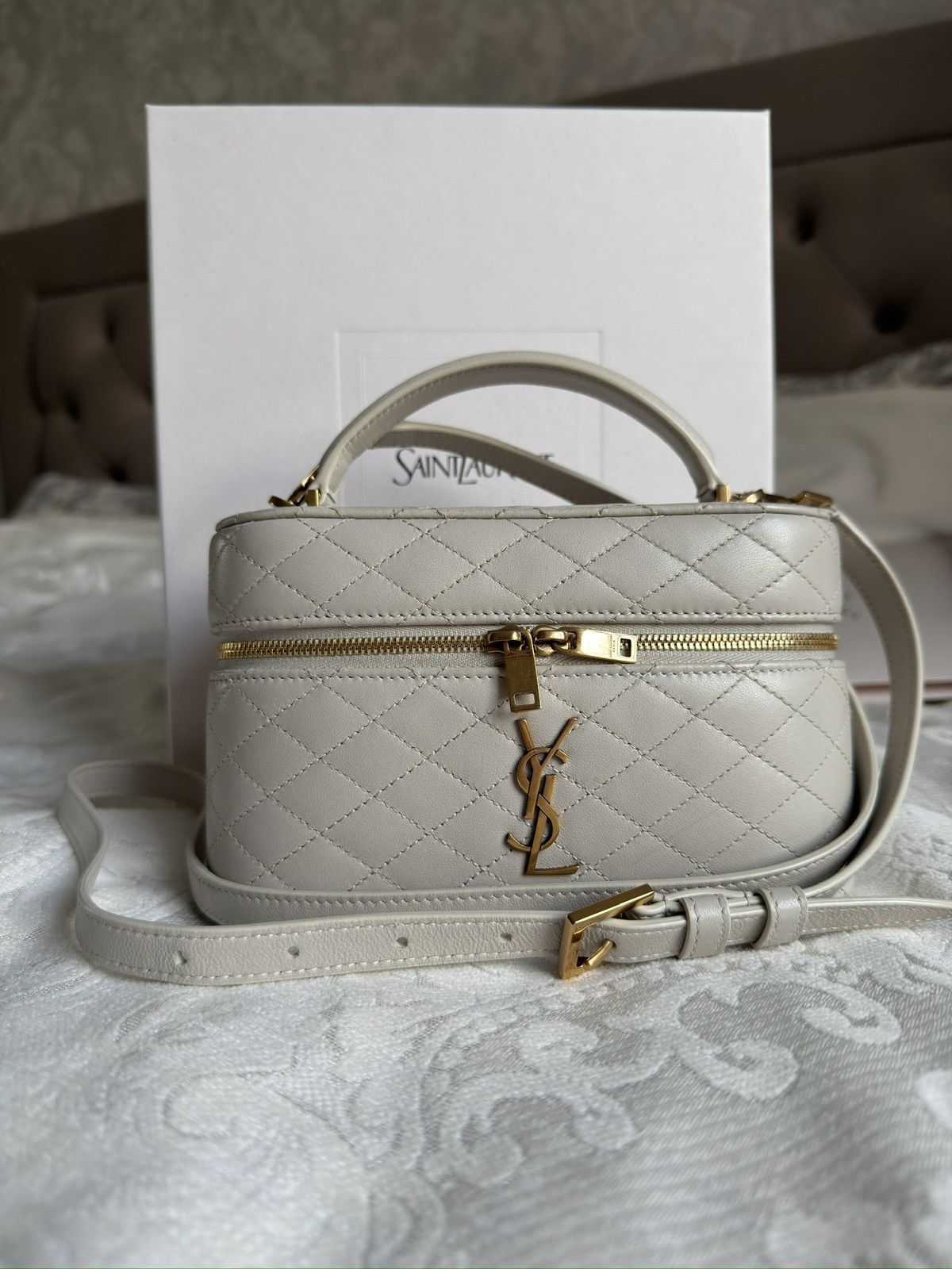 Yves Saint Laurent Saint Laurent Gaby Vanity Bag Off White Size ONE SIZE - 14 Thumbnail