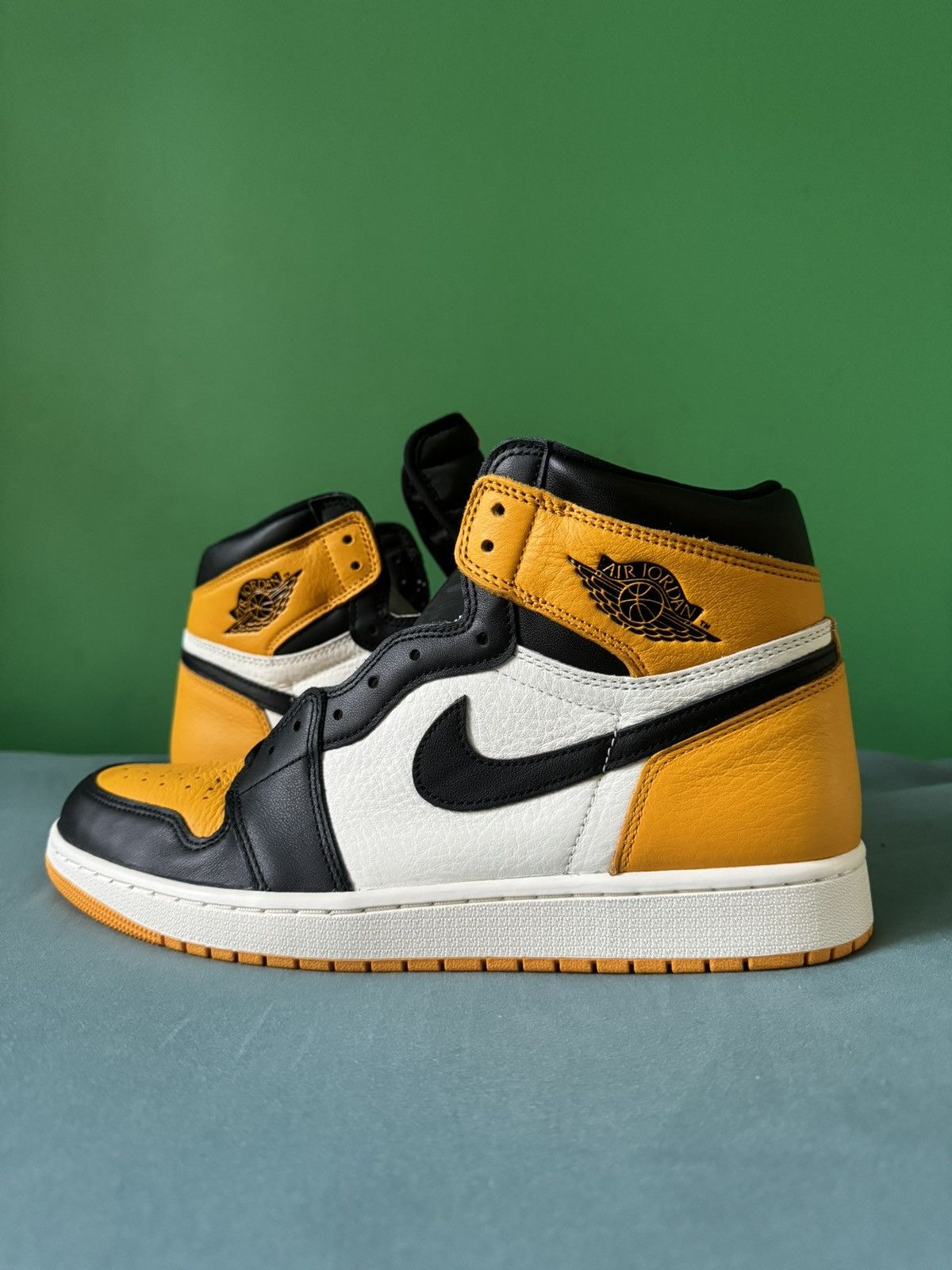 Jordan Brand Nike Air Jordan 1 High Taxi 2022 Size US 12.5 / EU 45-46 - 1 Thumbnail