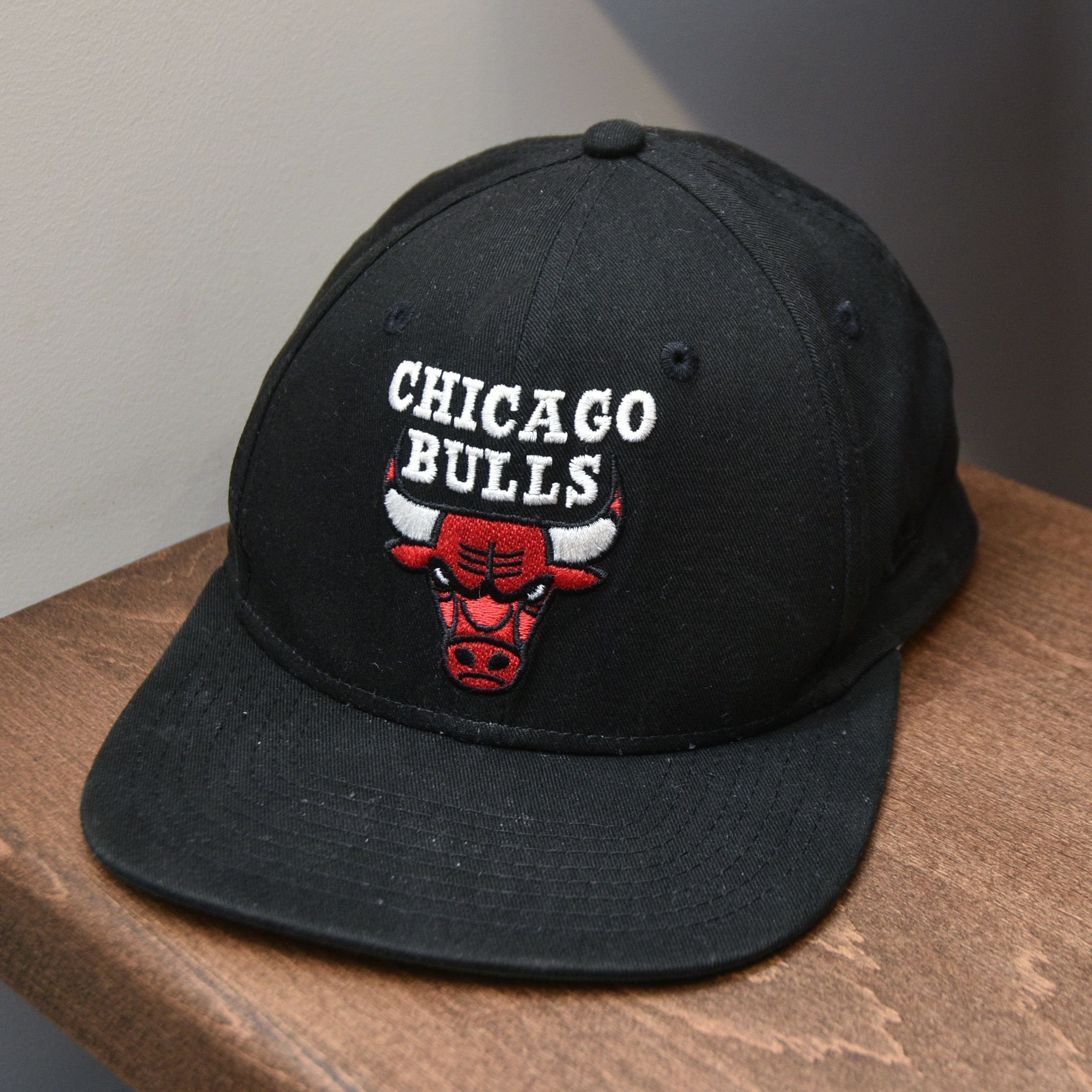 NBA Size 7 1/8 Chicago Bulls New Era fitted hat Size ONE SIZE - 4 Thumbnail