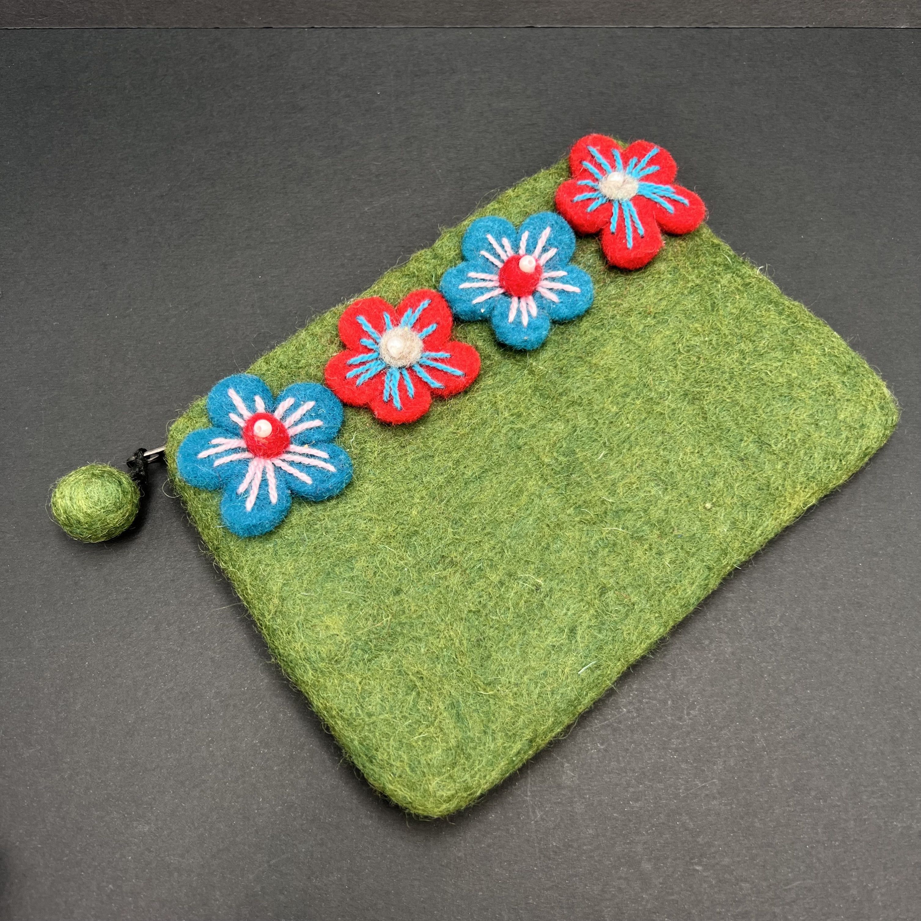 Handmade Handmade Green Felt Wool Coin Purse Floral Zip Pouch Nepal Size ONE SIZE - 4 Thumbnail