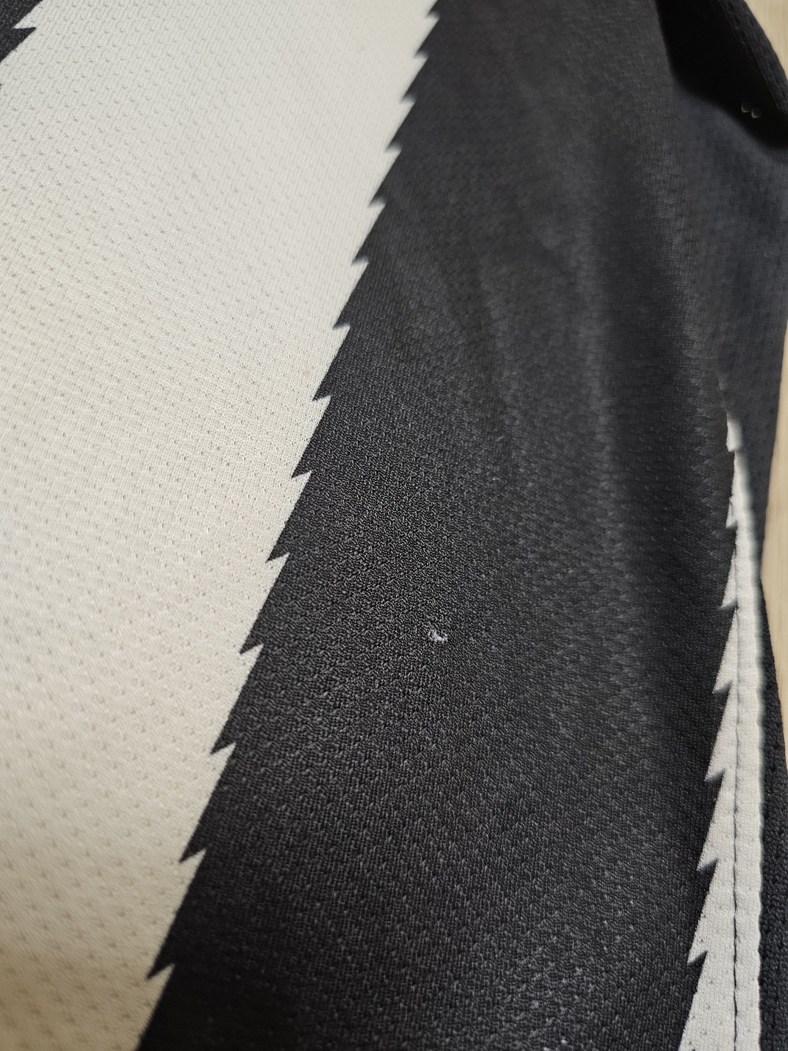 All Sport × Nike × Vintage JUVENTUS 2010 2011 HOME FOOTBALL SHIRT JUVE SOCCER JERSEY Size US L / EU 52-54 / 3 - 7 Thumbnail