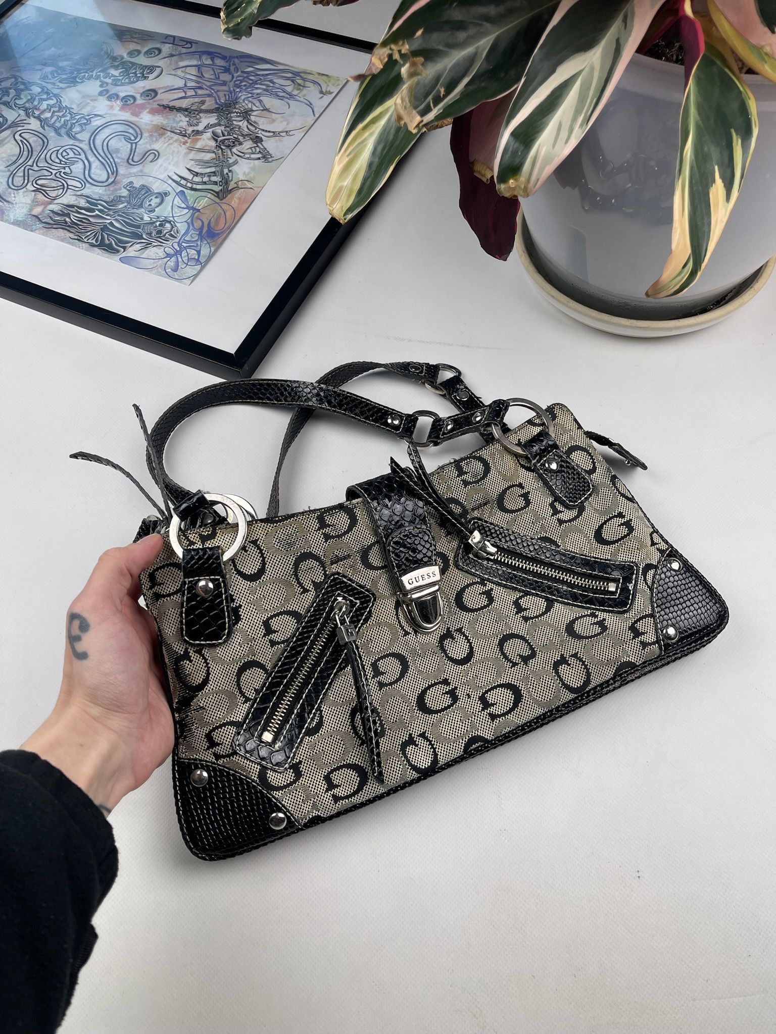 Guess Guess vintage buckle logo bag baguette mini 00s Y2k Handbag Size ONE SIZE - 3 Thumbnail